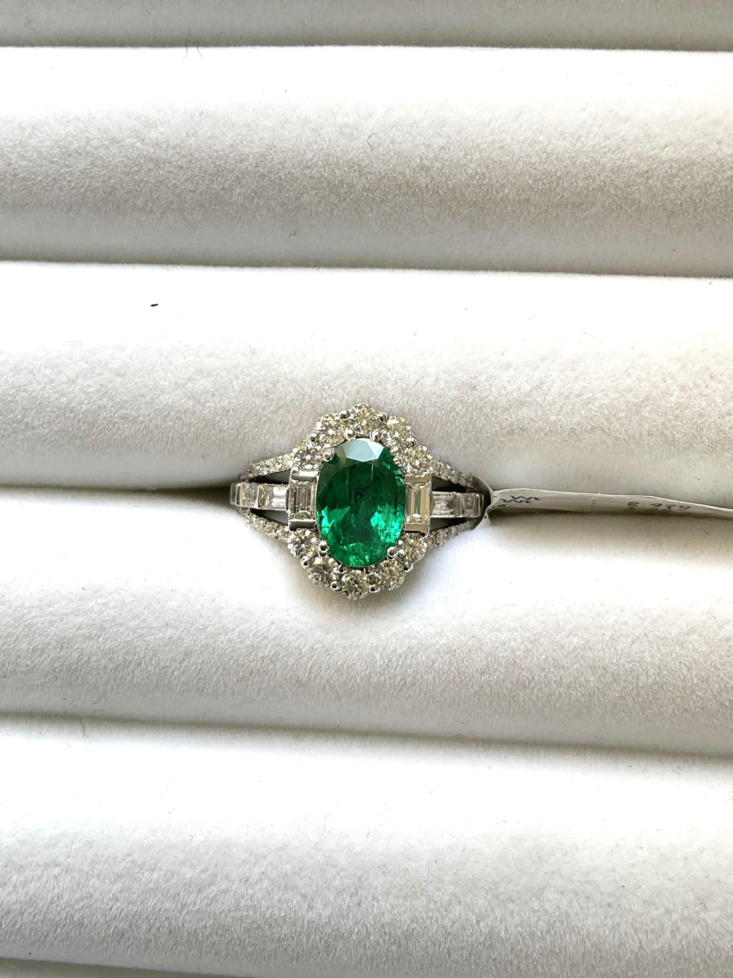 18k Gold Art Deco Zambian Emerald Cocktail Ring 2.05 cts with 1.49 ct Diamonds  For Sale 5
