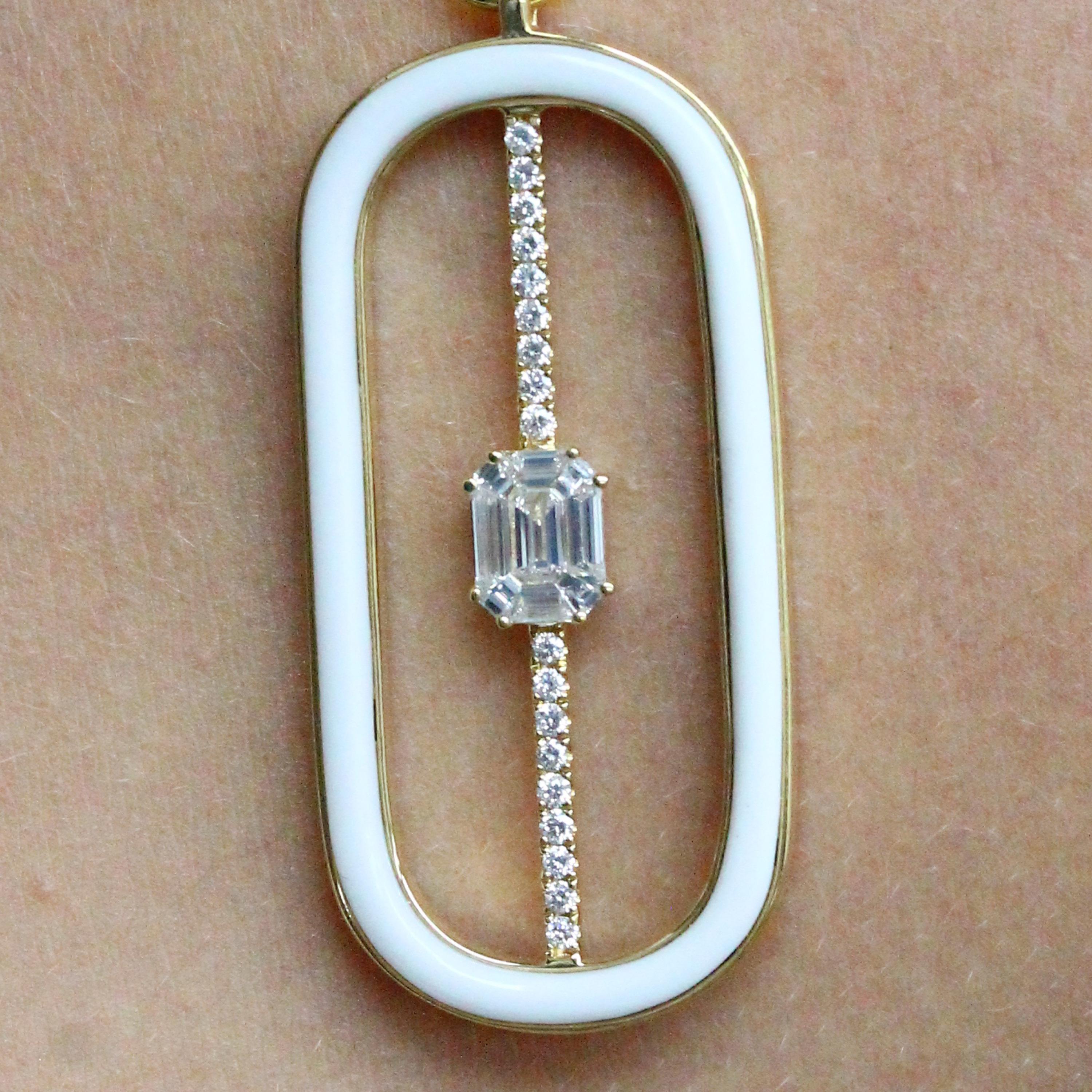 Baguette Cut 18 Karat Gold Art Deco Style Baguette Emerald Diamond Necklace with White Agate For Sale
