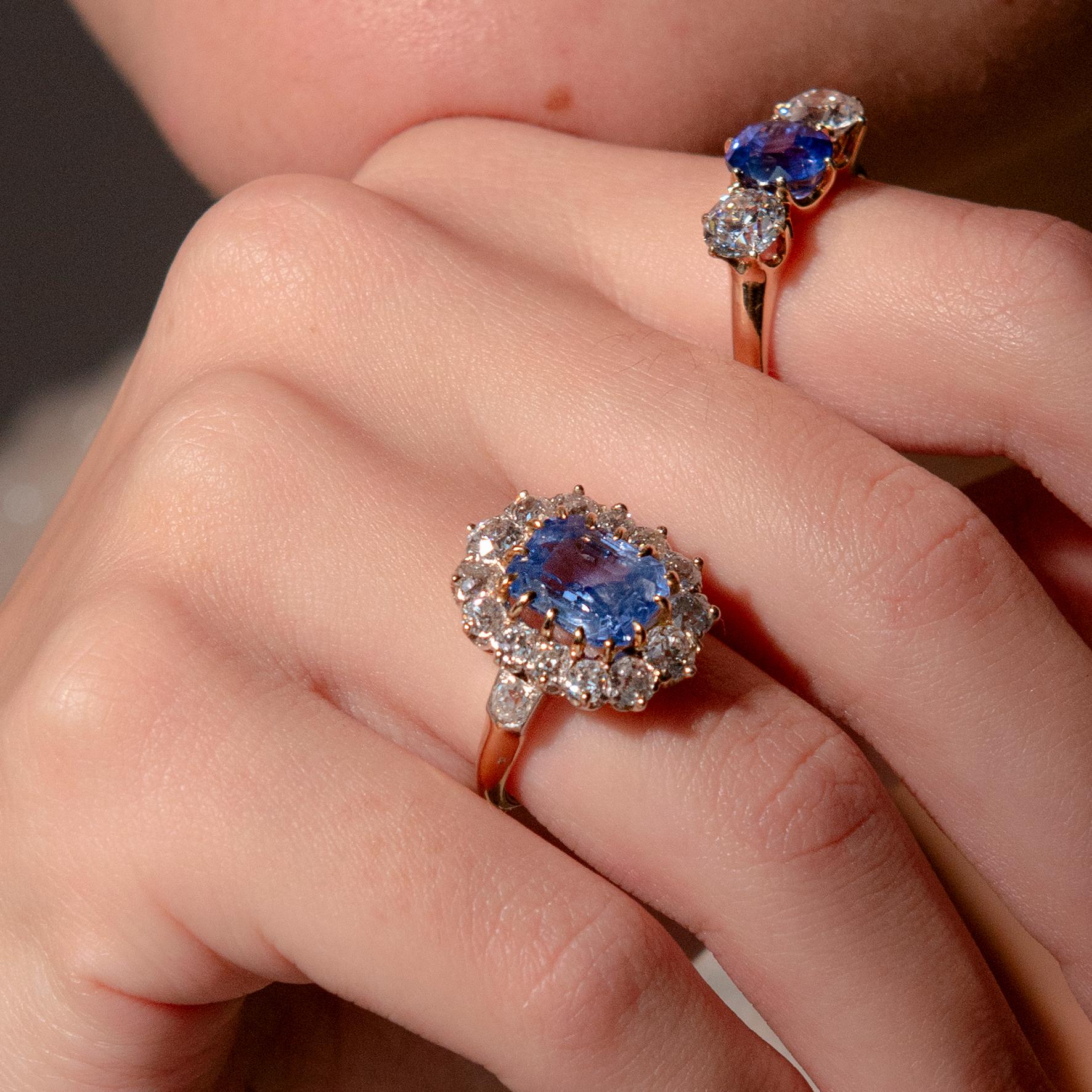 Jugendstilring aus 18 Karat Gold mit Saphiren und Diamanten 1