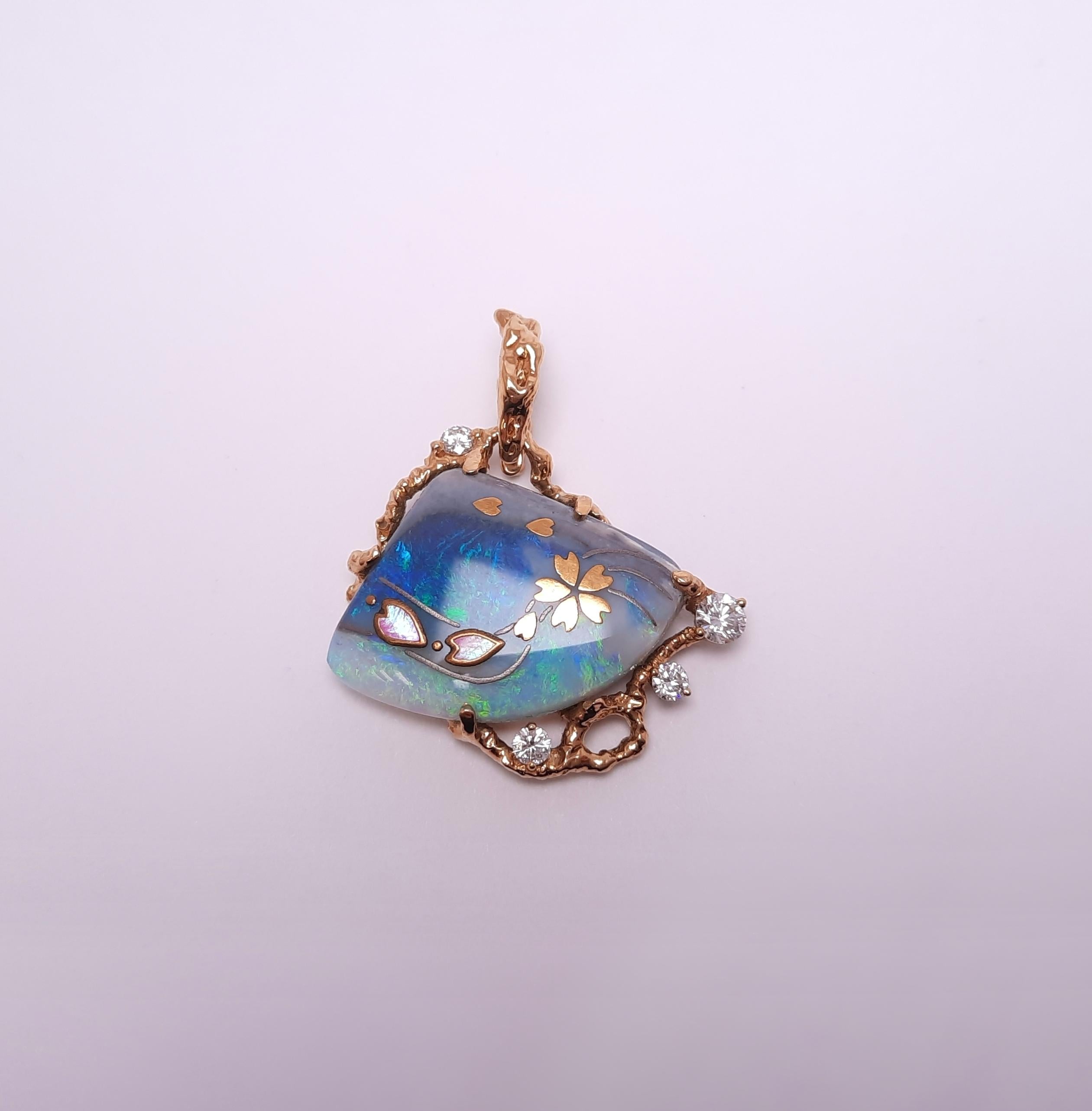 Taille ronde Pendentif d'art en or 18 carats et opale avec technologie de peinture en or japonaise en vente