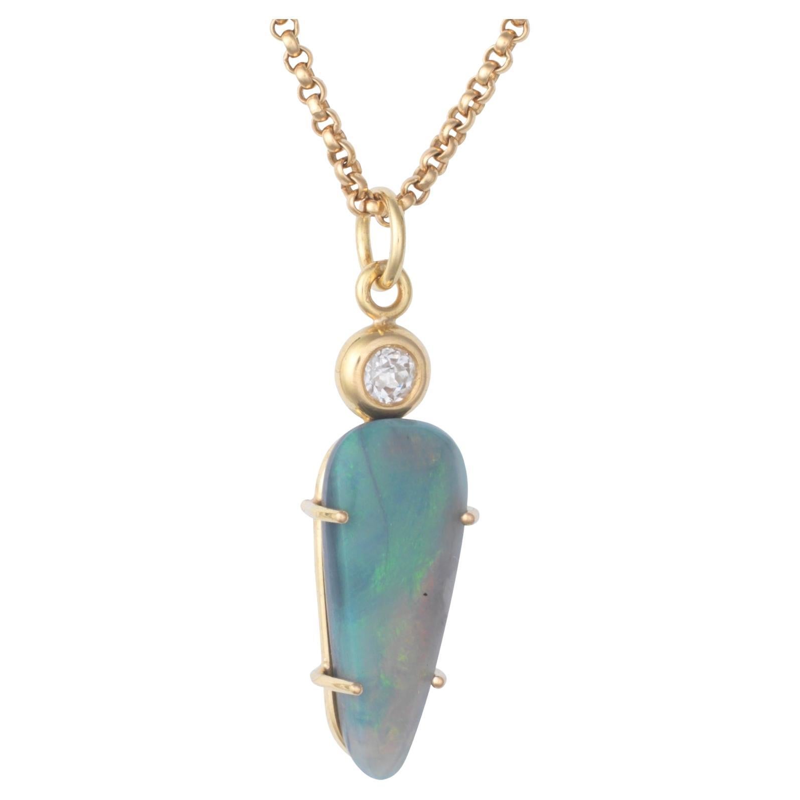 Pendentif en or 18k avec opale de roche australienne et diamant en vente