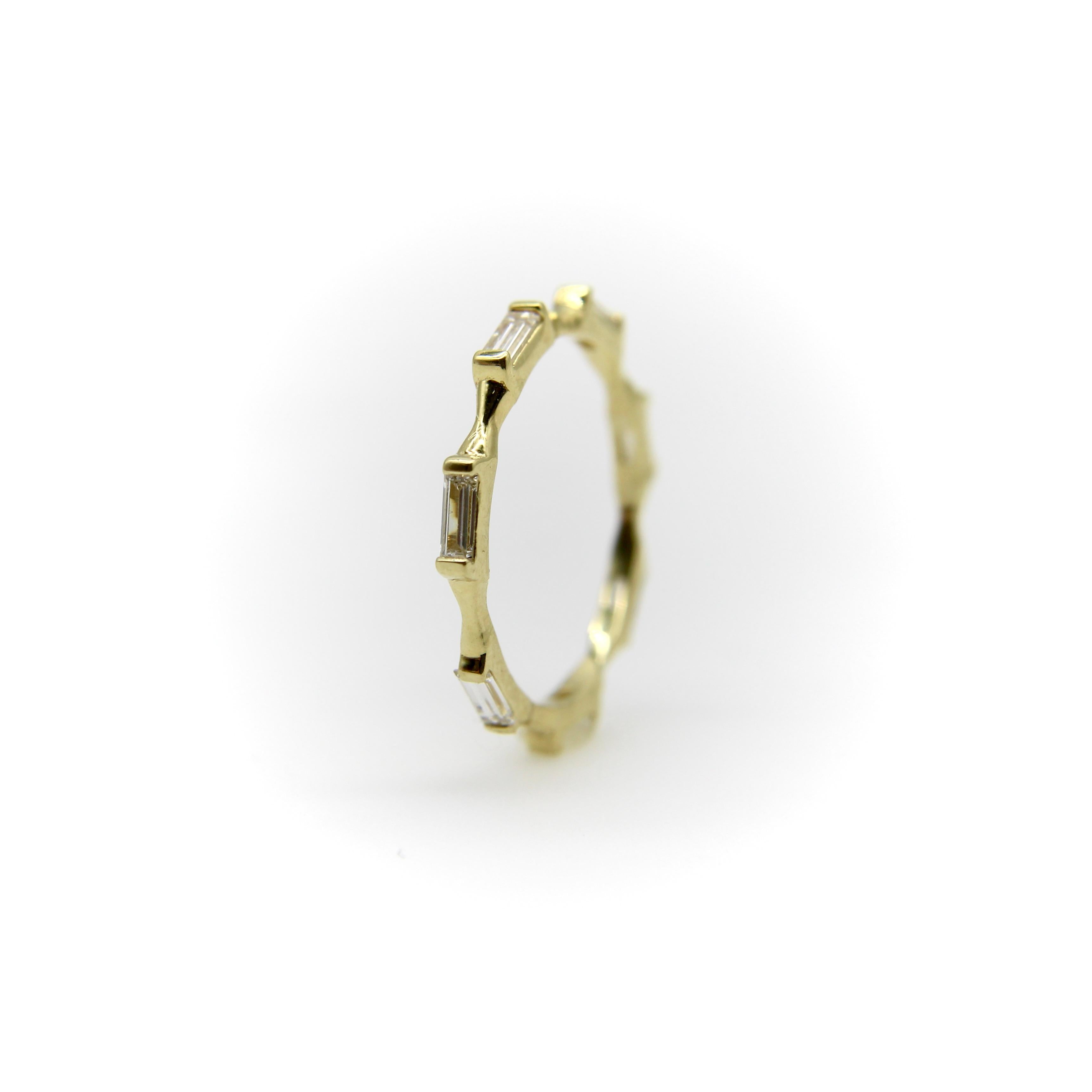 18K Gold Baguette Diamond Eternity Band In New Condition For Sale In Venice, CA