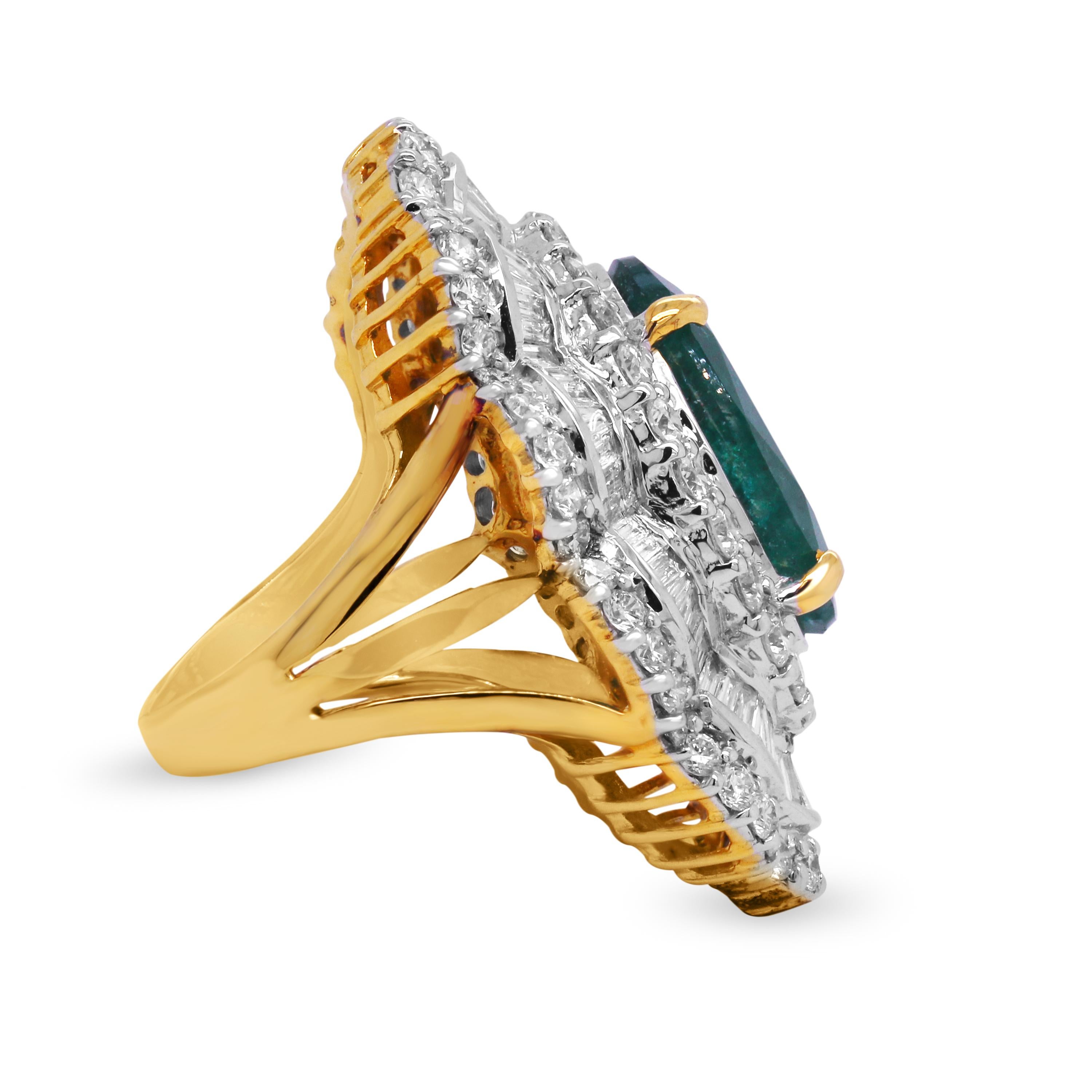 Contemporary 18K Gold Baguette Round Diamond Oval 8 Carat Emerald Center Cocktail Ring For Sale