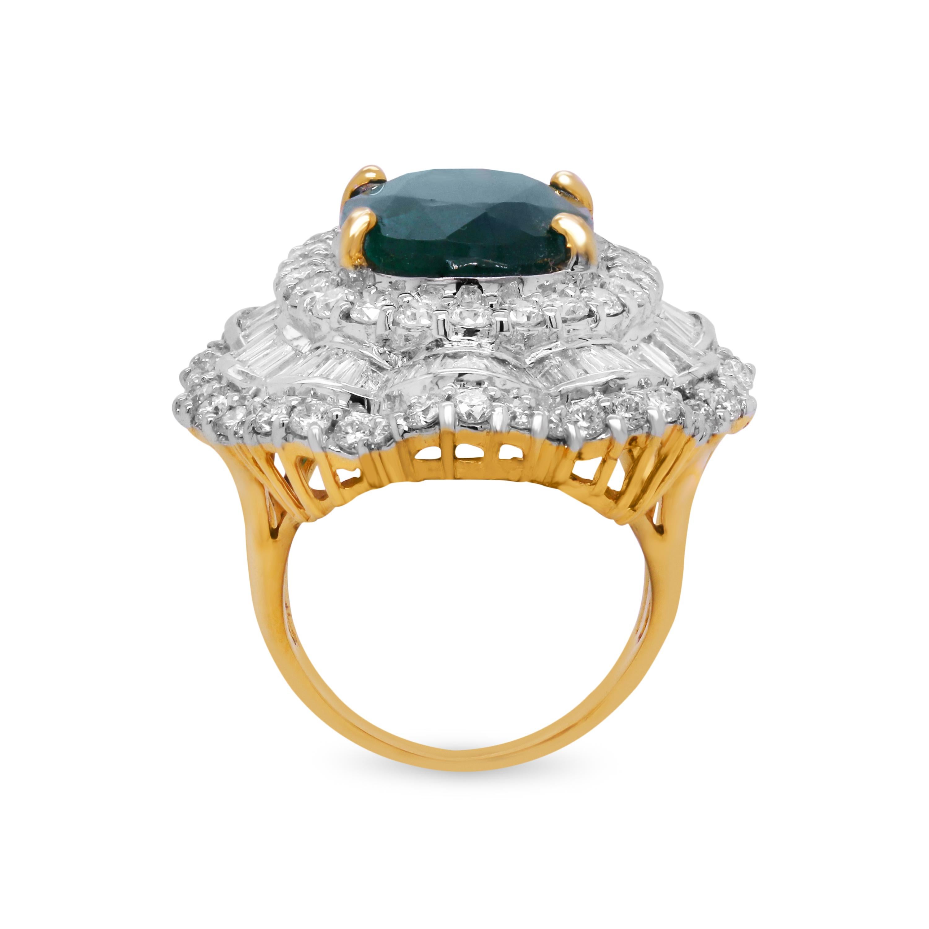 Oval Cut 18K Gold Baguette Round Diamond Oval 8 Carat Emerald Center Cocktail Ring For Sale