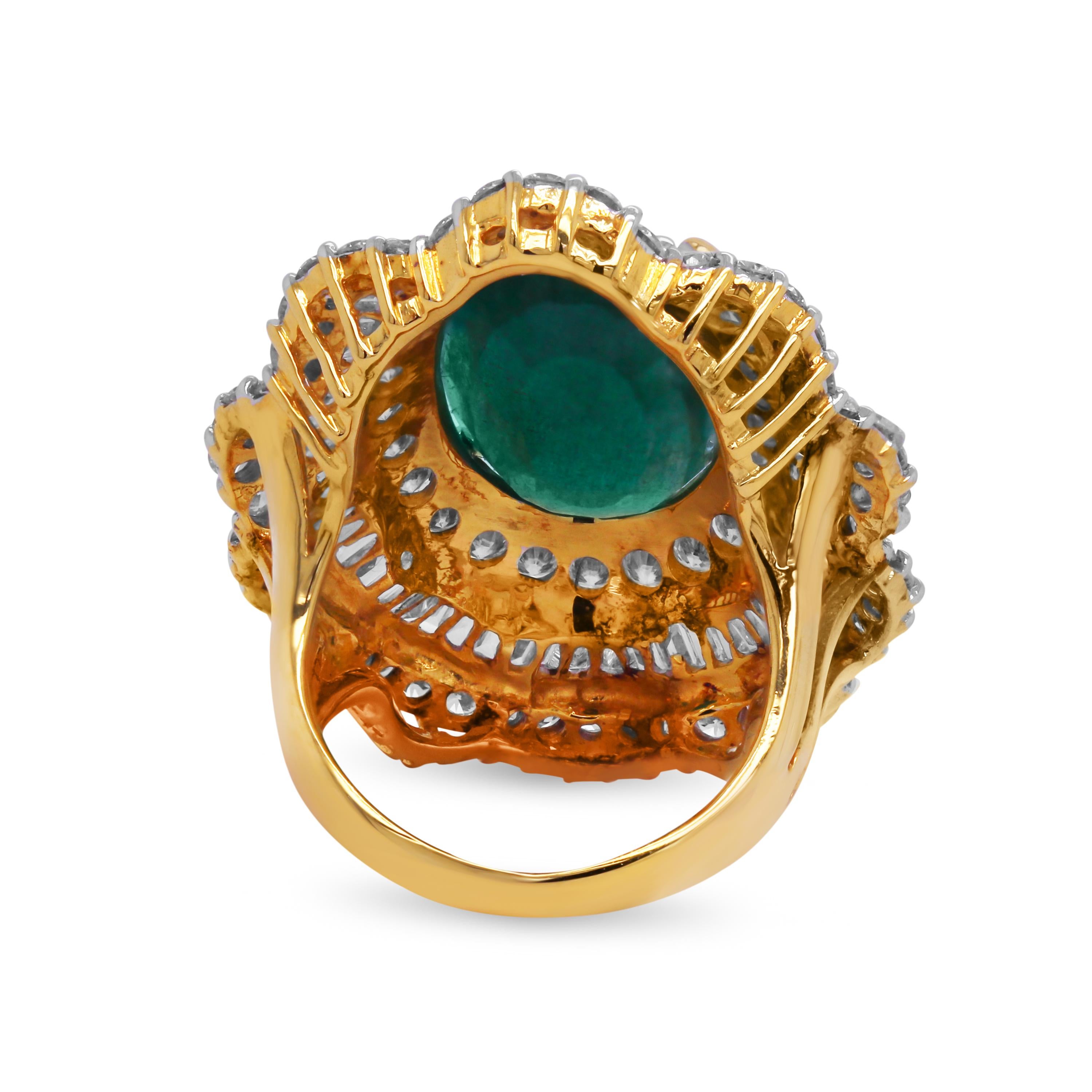18K Gold Baguette Round Diamond Oval 8 Carat Emerald Center Cocktail Ring In Excellent Condition For Sale In Boca Raton, FL