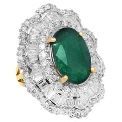 18K Gold Baguette Round Diamond Oval 8 Carat Emerald Center Cocktail Ring