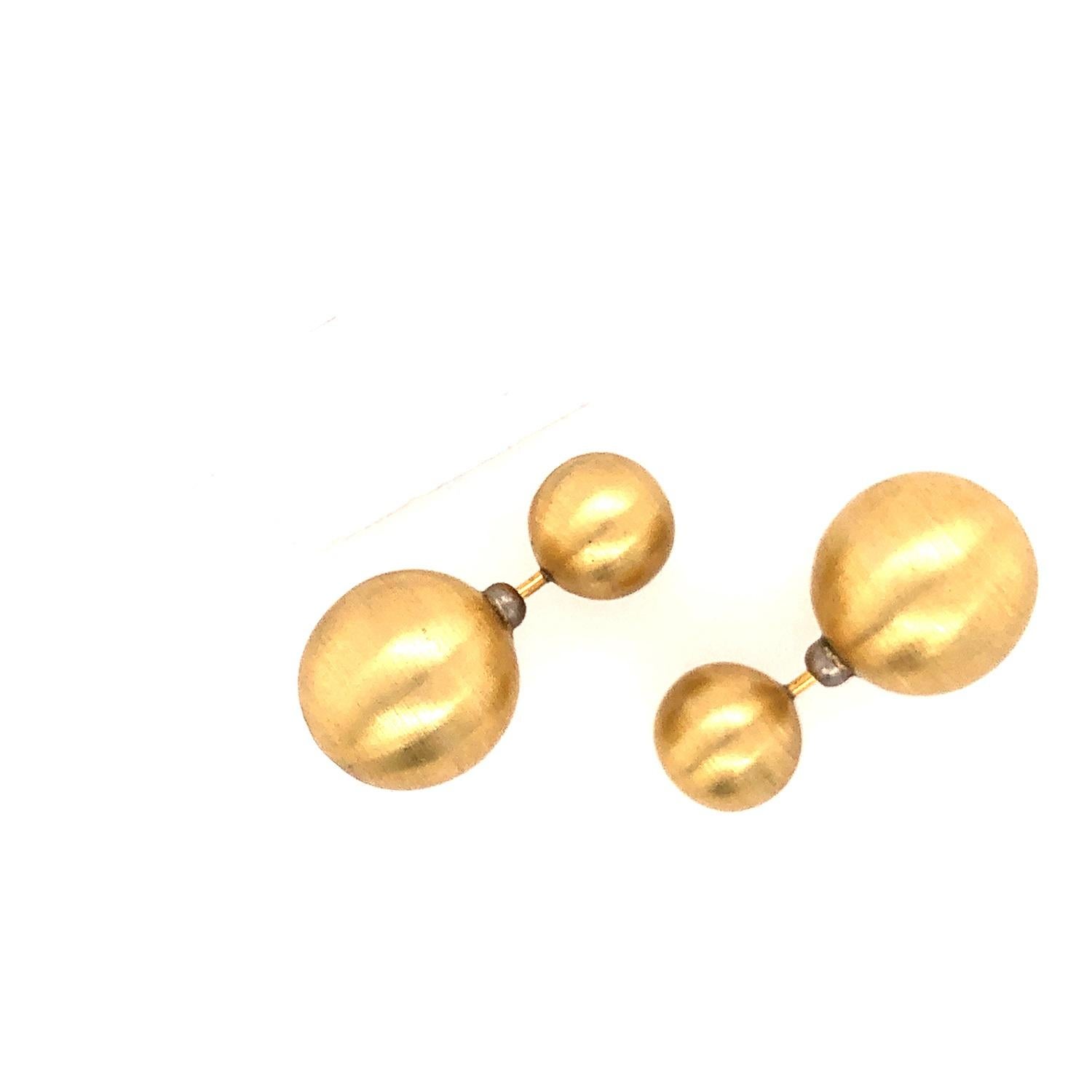 18k gold ball stud earrings