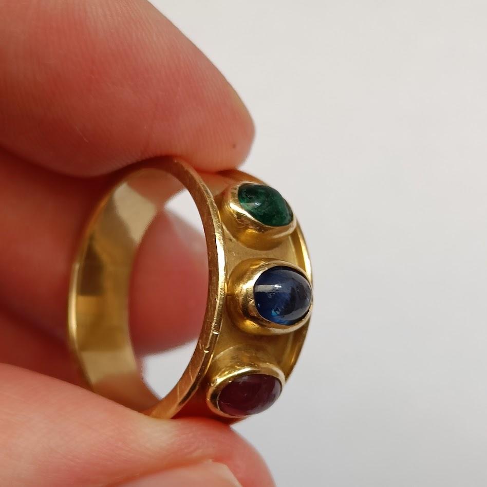 18k Gold Band Ring with 3 Cabochon Gemstones - Sapphire, Emerald, Ruby 1