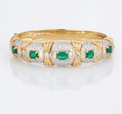18k Gold Bangle set with Rectangular Emeralds and Brilliant-Cut Diamonds