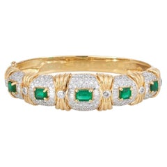 18k Gold Bangle set with Rectangular Emeralds and Brilliant-Cut Diamonds
