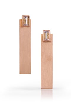 18 Karat Gold Bar Earrings with Morganite Baguettes