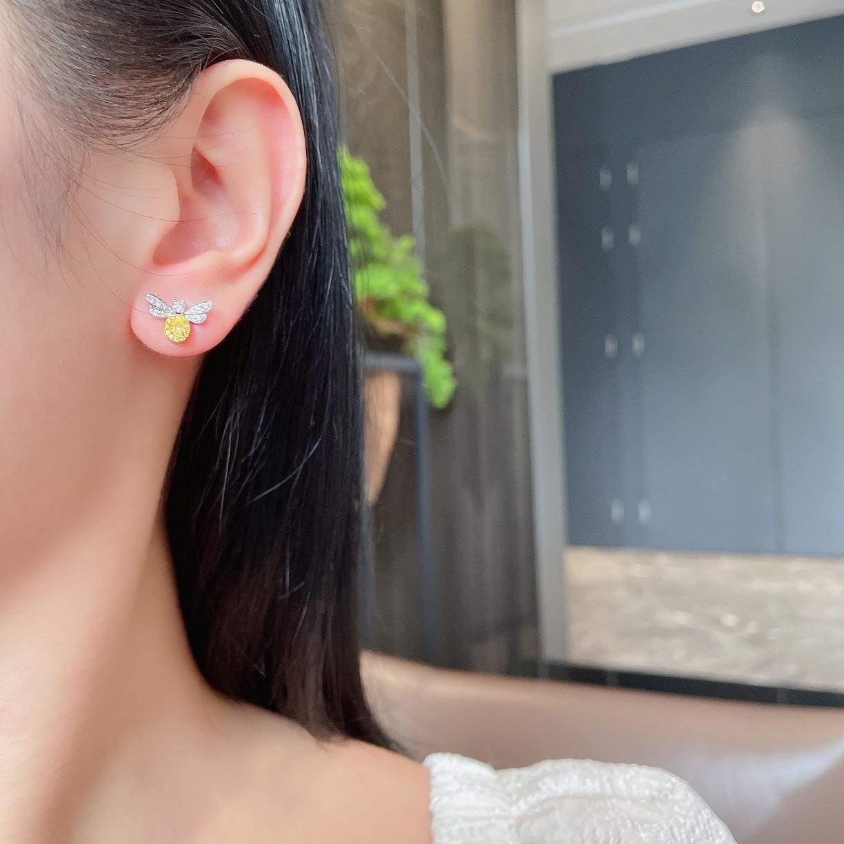 Modern 18K Gold Bee-Inspired Stud Earrings with Natural Yellow Diamonds For Sale