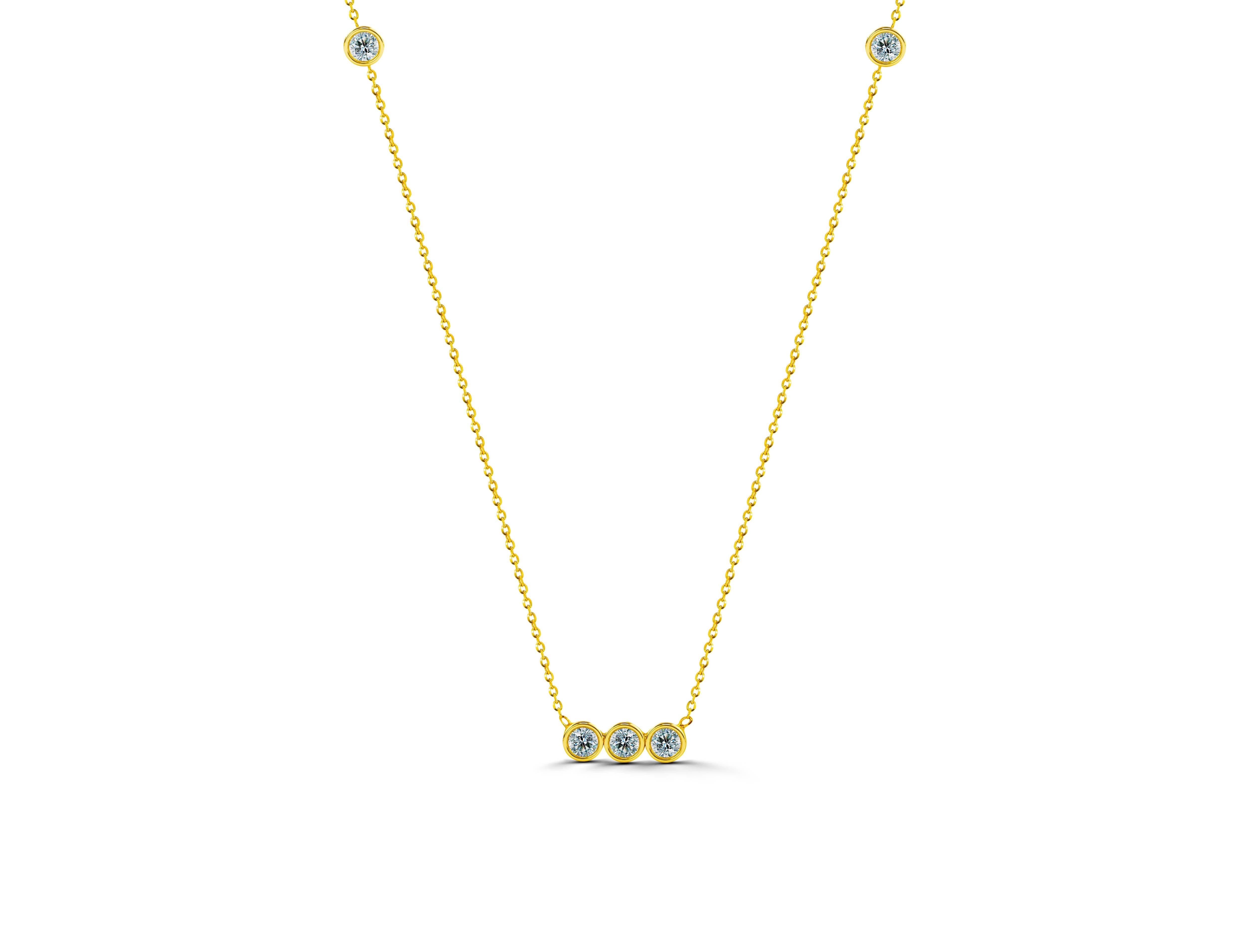 Moderno Collana con diamanti incastonati in oro 18k in vendita