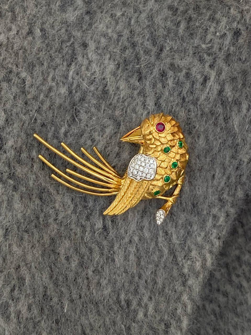 Broche Pájaro Oro 18K 0,13ct Diamante 0,22ct Gema Encanto en Nuevo estado para la venta en Kowloon, HK