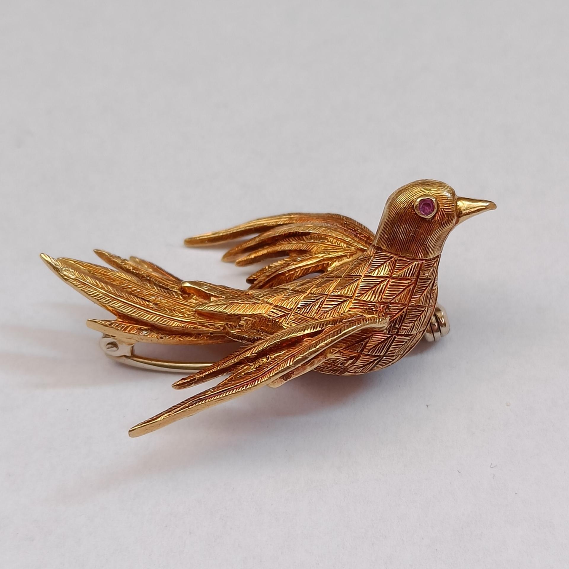 18k Gold Bird Brooch Pin - Vintage Animal Gold Brooch In Good Condition For Sale In Magenta, IT