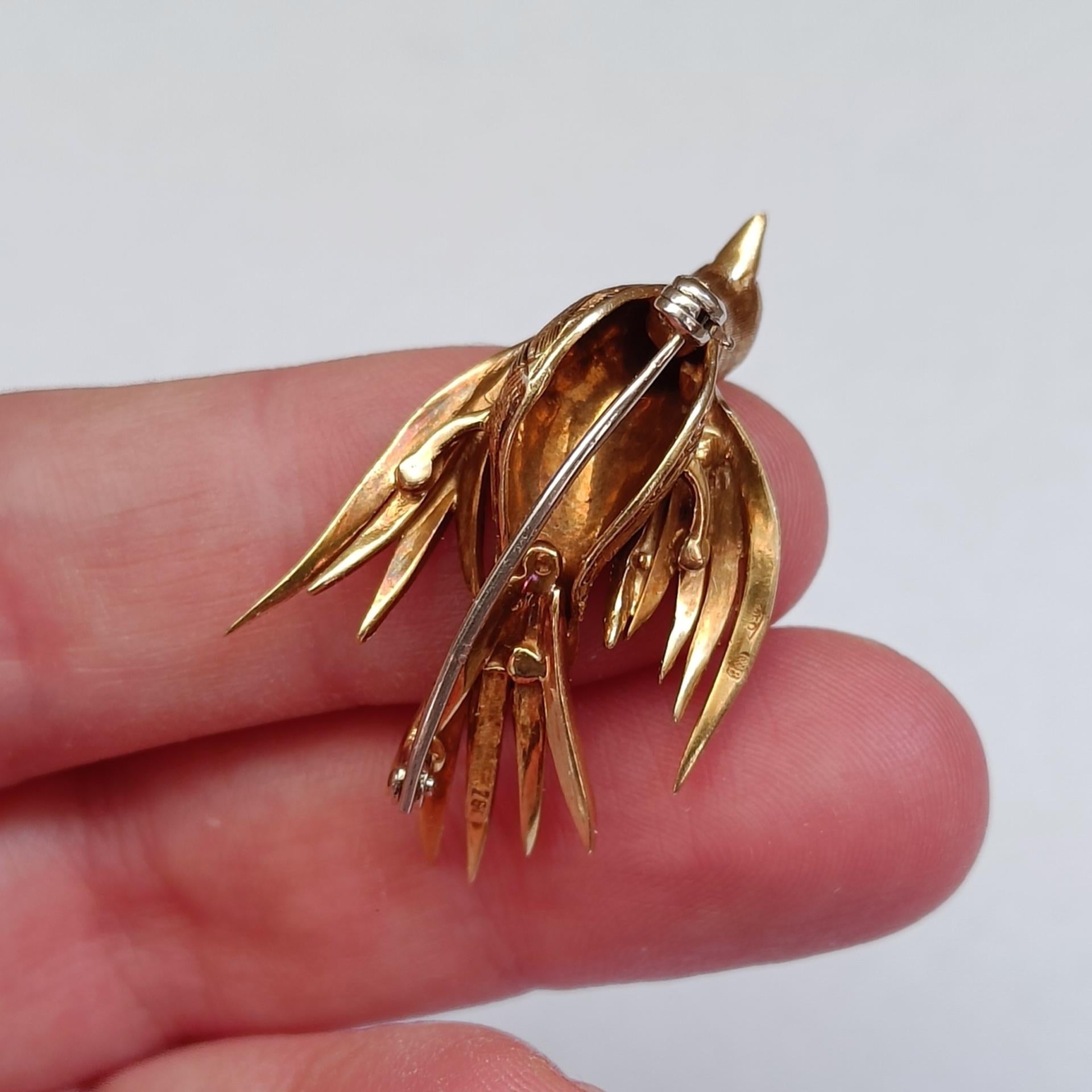 18k Gold Bird Brooch Pin - Vintage Animal Gold Brooch For Sale 3