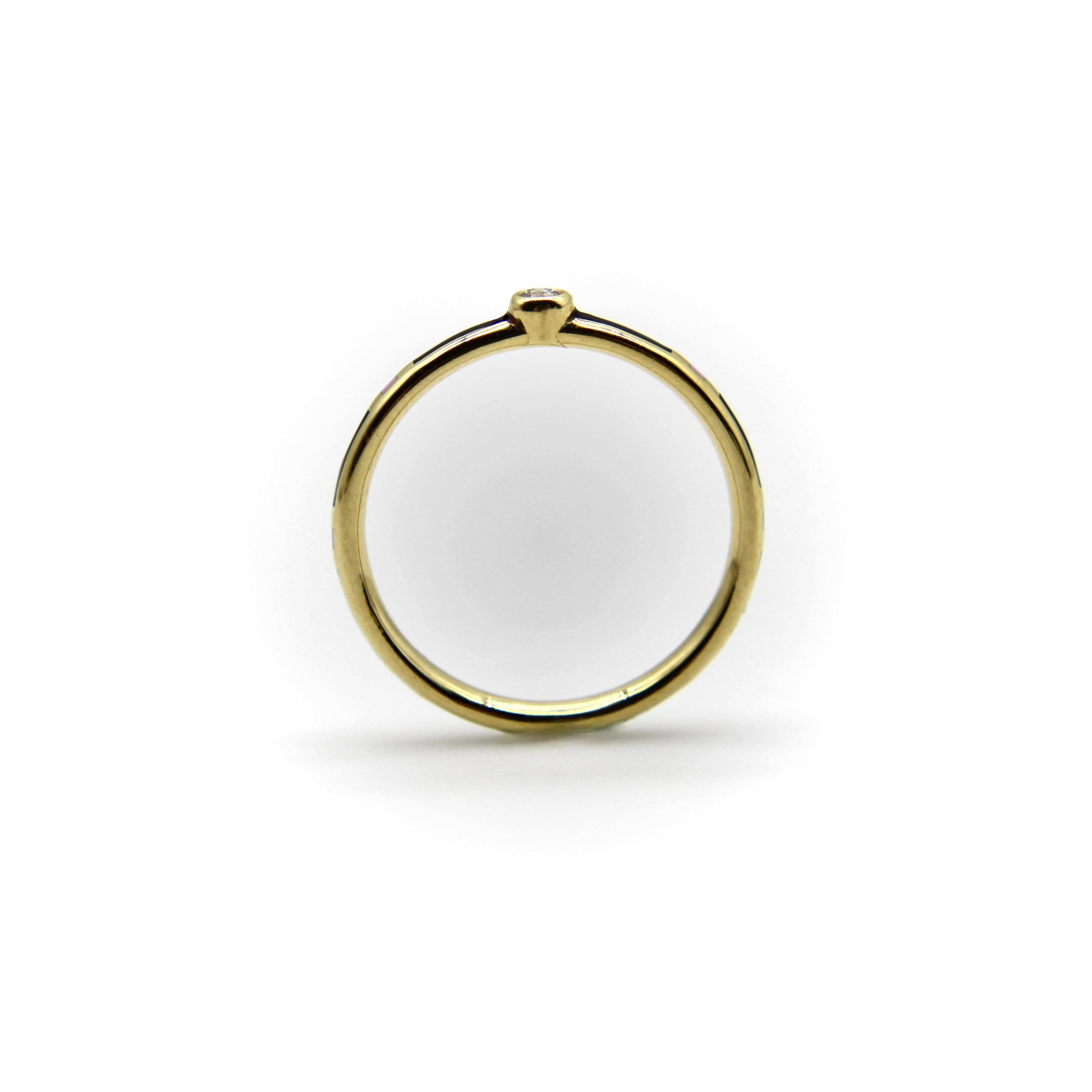 Taglio singolo Anello in oro 18K smaltato nero e rosa con accenti di diamante in vendita