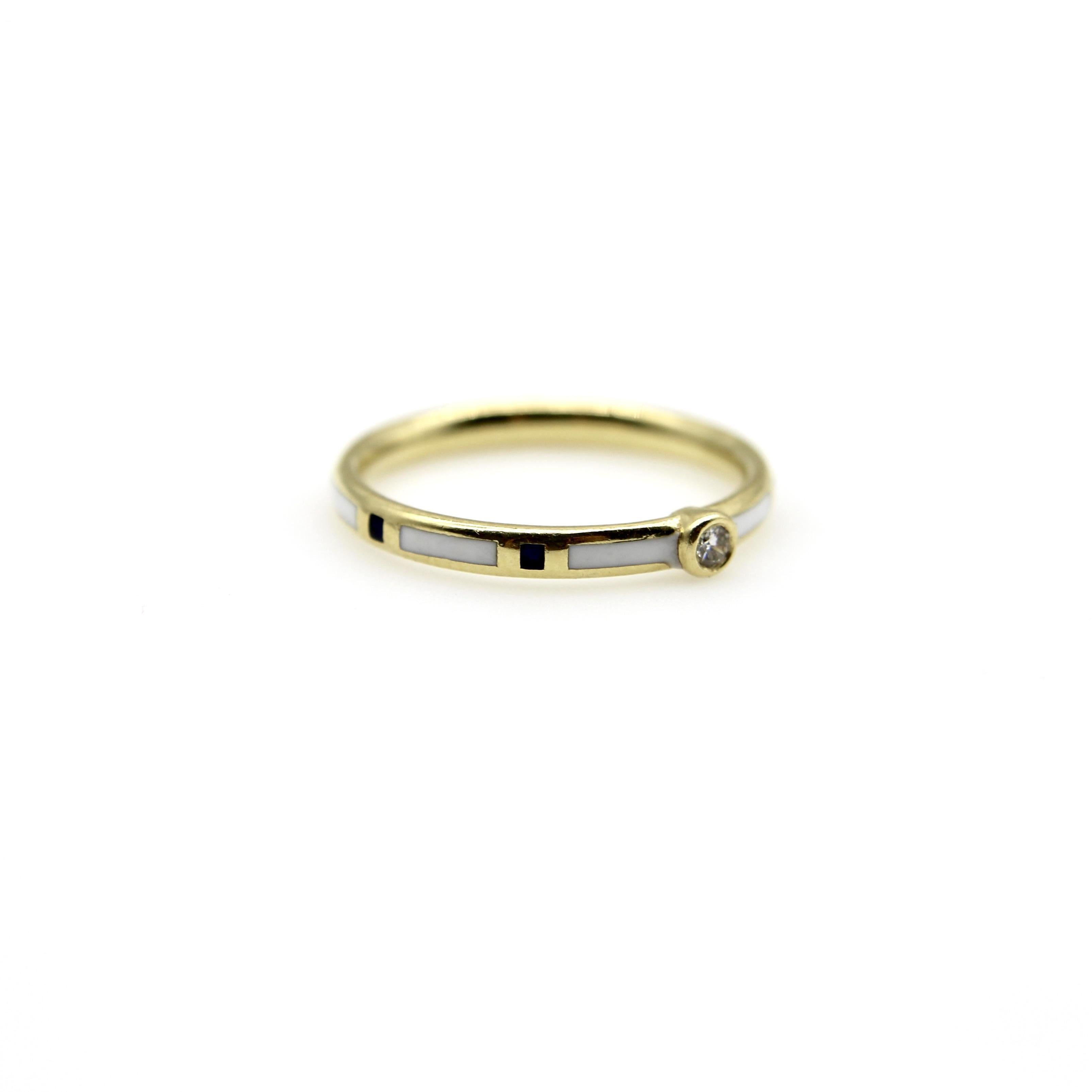 Round Cut 18K Gold Black and White Enameled Ring with Diamond Accent For Sale