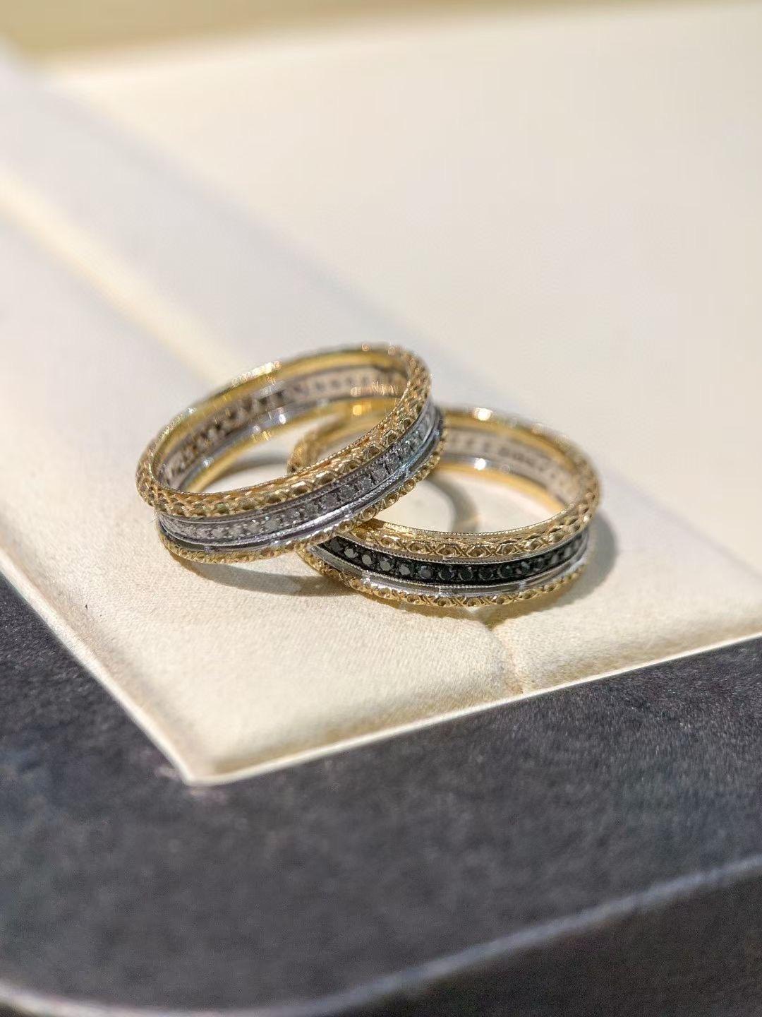 18K Gold Black Diamond & Diamond Lovers' Ring Set

18K Gold Black Diamond Ring 
18K Gold - 2.70 GM
Black Diamonds - 0.208 CT

18K Gold Diamond Ring 
18K Gold - 2.93 GM
Diamonds - 0.351 CT

1 Set for Lovers