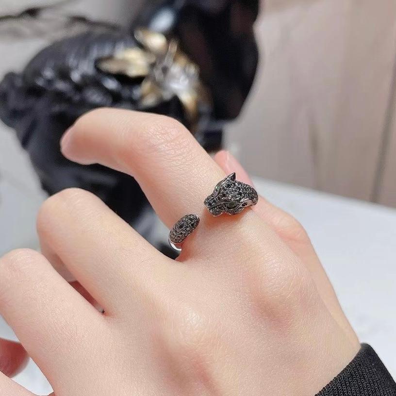 Round Cut 18K Gold Black Diamond & Tsavorite Leopard Shaped Ring For Sale