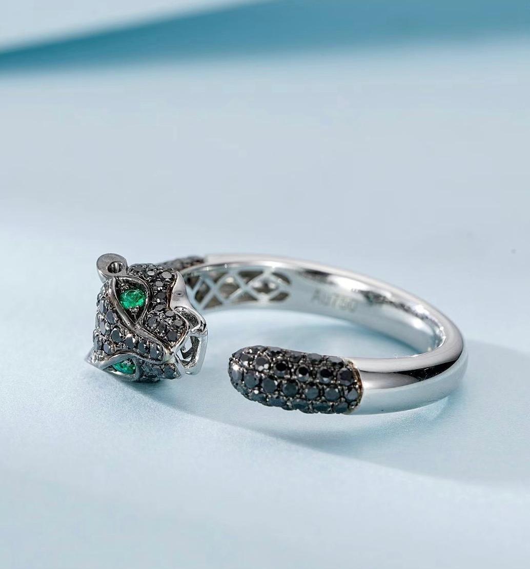 Women's or Men's 18K Gold Black Diamond & Tsavorite Leopard Shaped Ring For Sale
