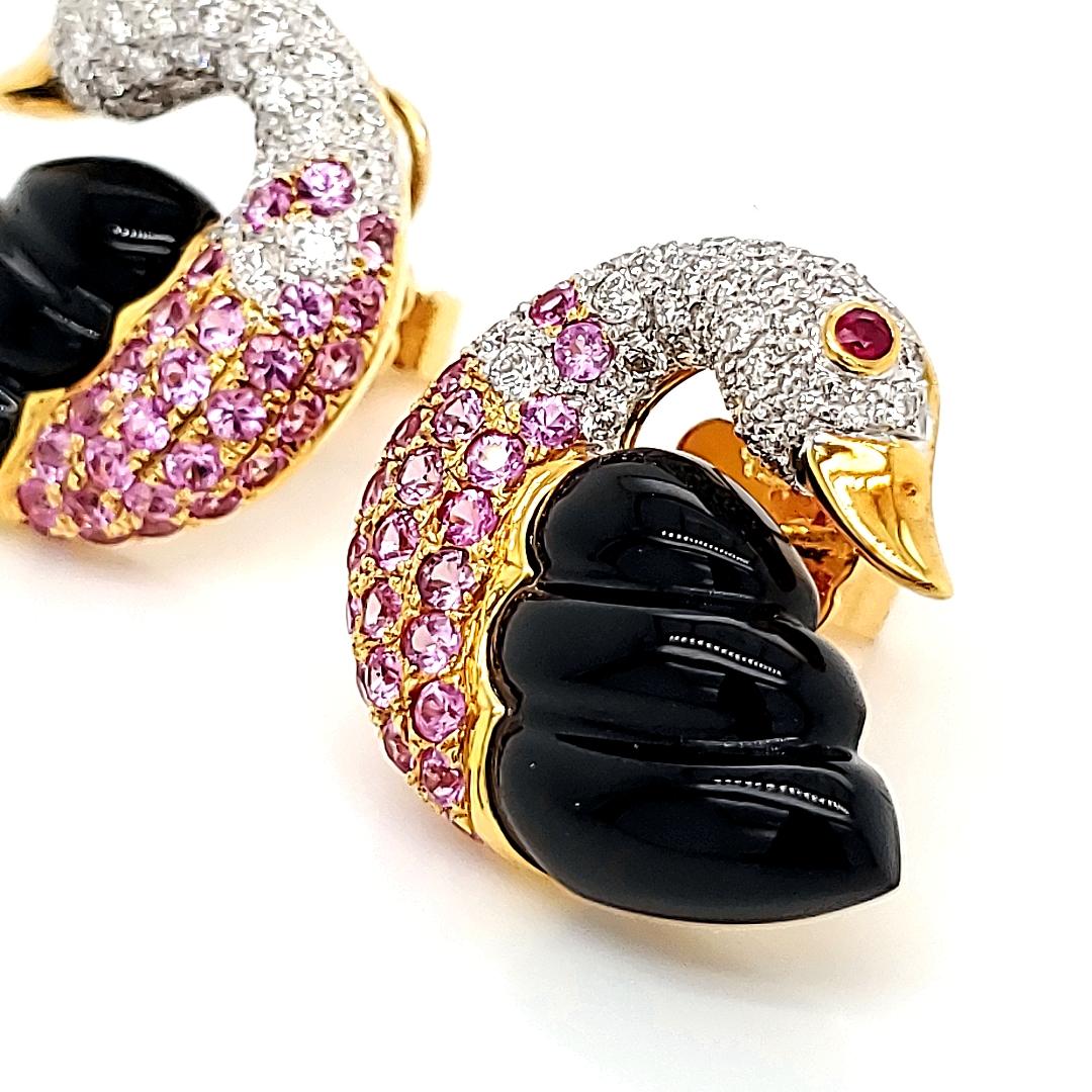 18k Gold, Black Jade, Pink Sapphire, and Diamond Swan Earrings In New Condition For Sale In Hong Kong, HK