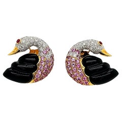 Swan-Ohrringe aus 18 Karat Gold, schwarzer Jade, pinkem Saphir und Diamant