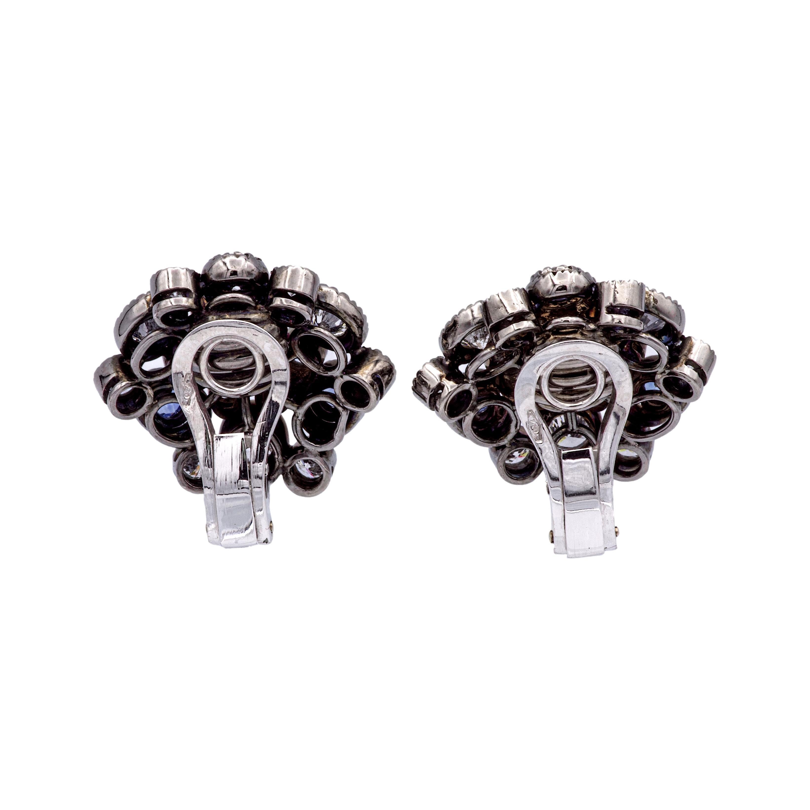 Taille ovale Boucles d'oreilles clips en or 18K rhodié noir, saphir et diamant 3ct en vente