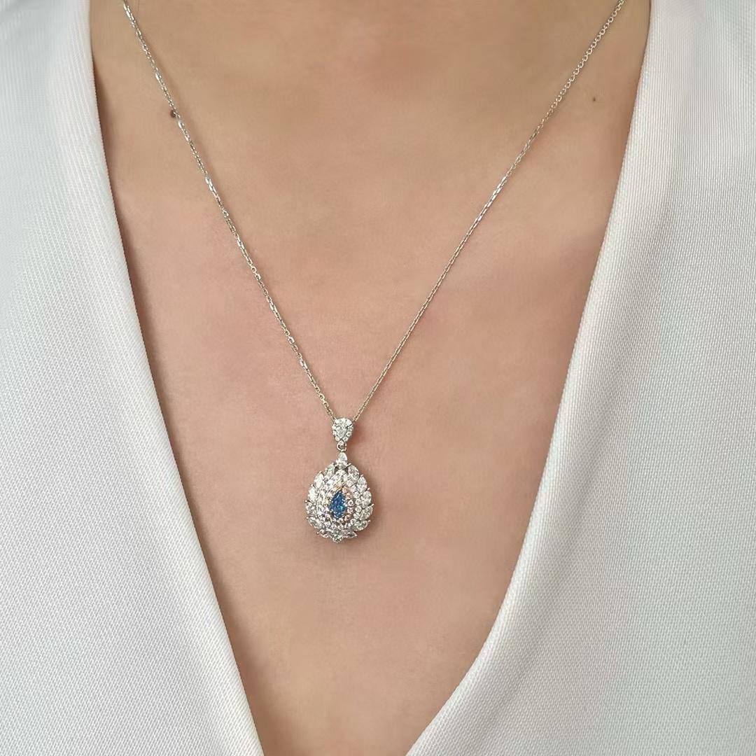 Women's or Men's 18K Gold 0.32ct Pear-Cut Blue Diamond Necklace with Marquise-Cut & Pink Diamond For Sale