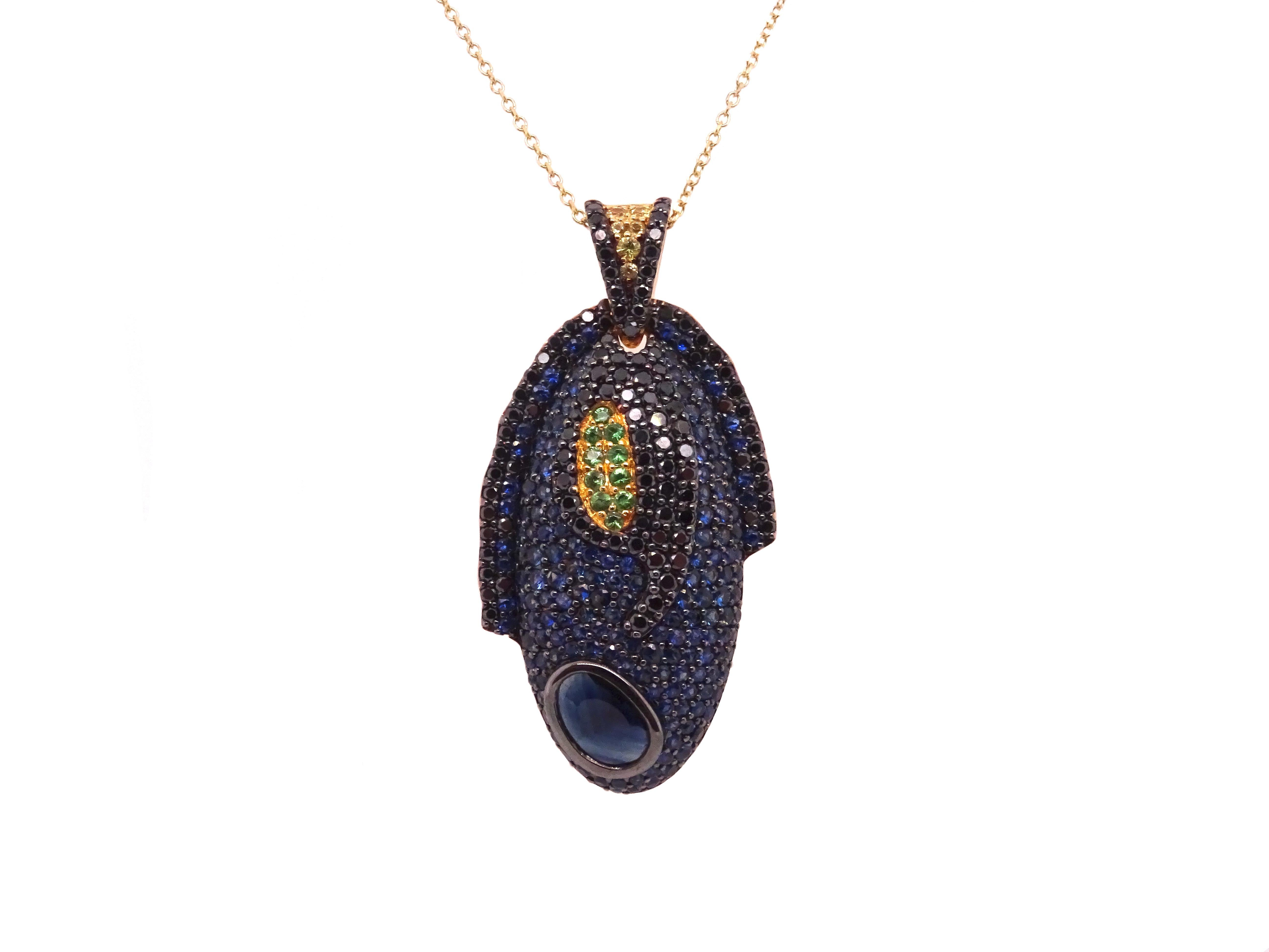 18k Gold Blue Tang Pendant with Diamonds, Sapphires and Tsavorites In New Condition For Sale In ประเวศ, TH