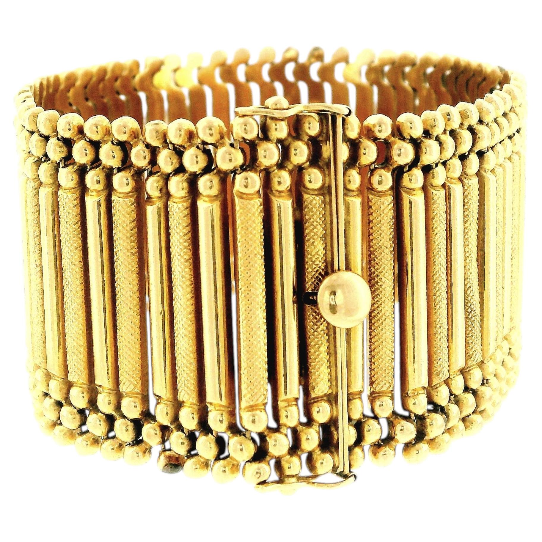 Bracciale in oro 18 carati. Vicenza, Italia. Metà del XX secolo.