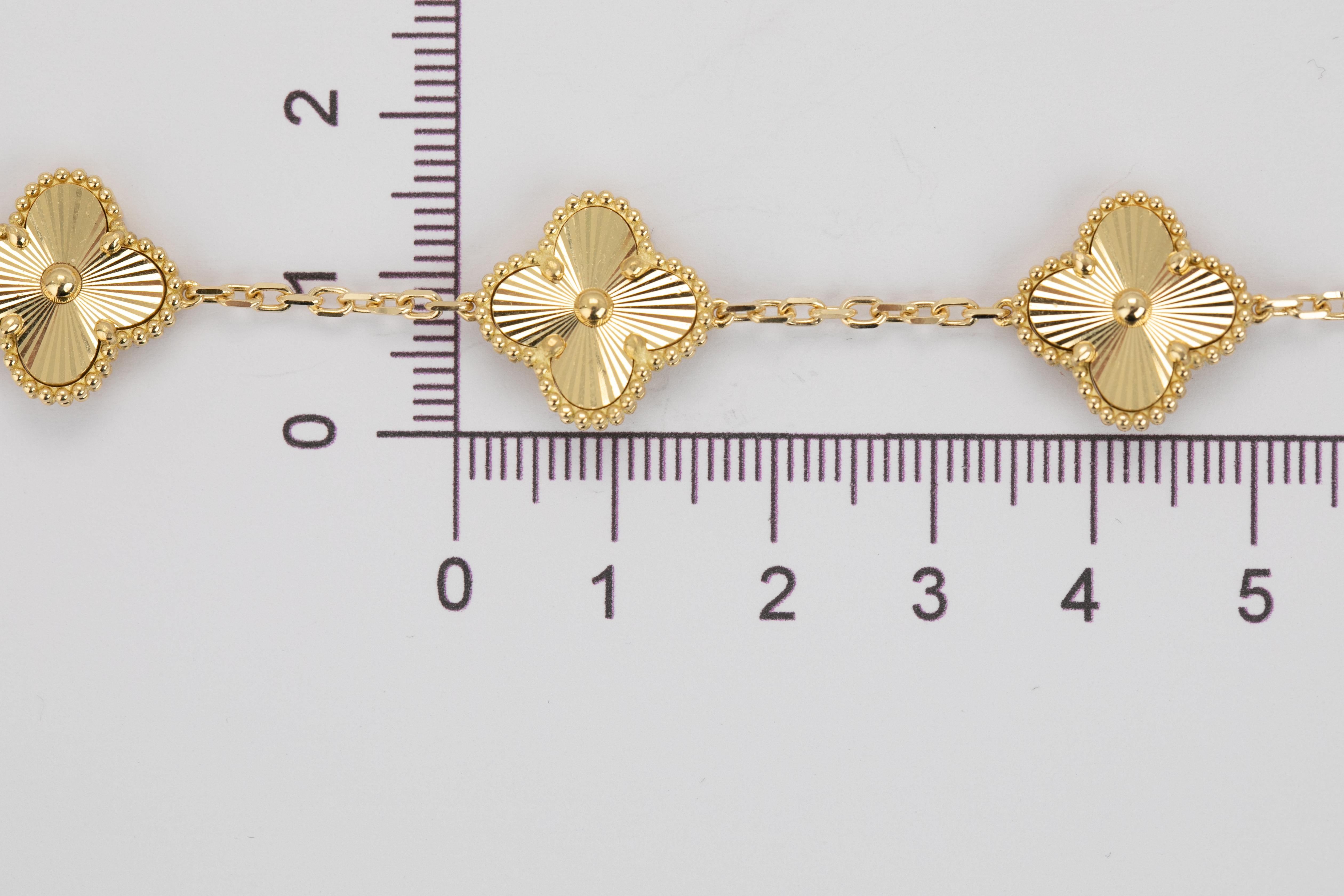 Bracelet en or 18k avec chaîne audacieuse, bracelet en chaîne en or 18k, bracelet rectangulaire en vente 6