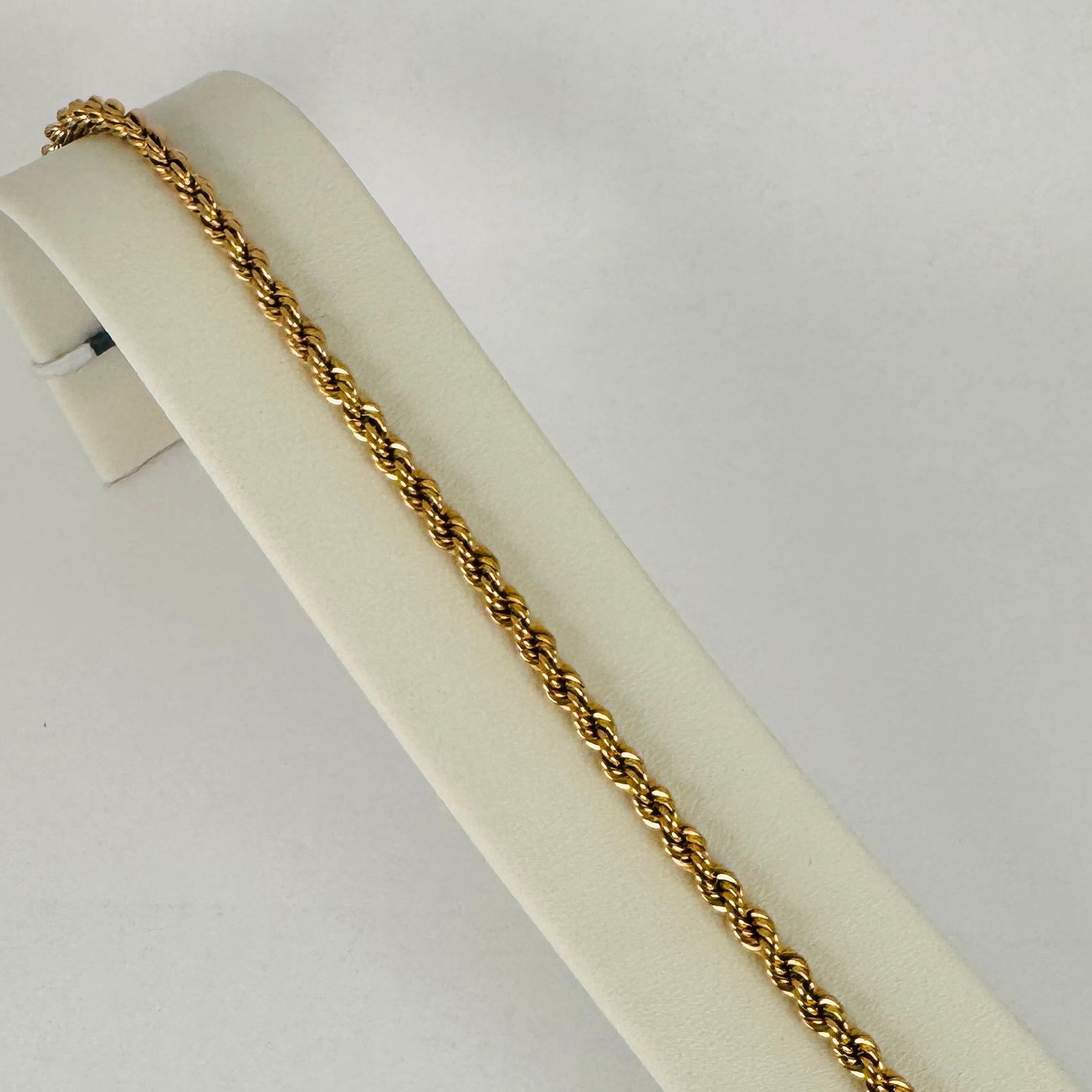18k gold bracelet with refined design 4