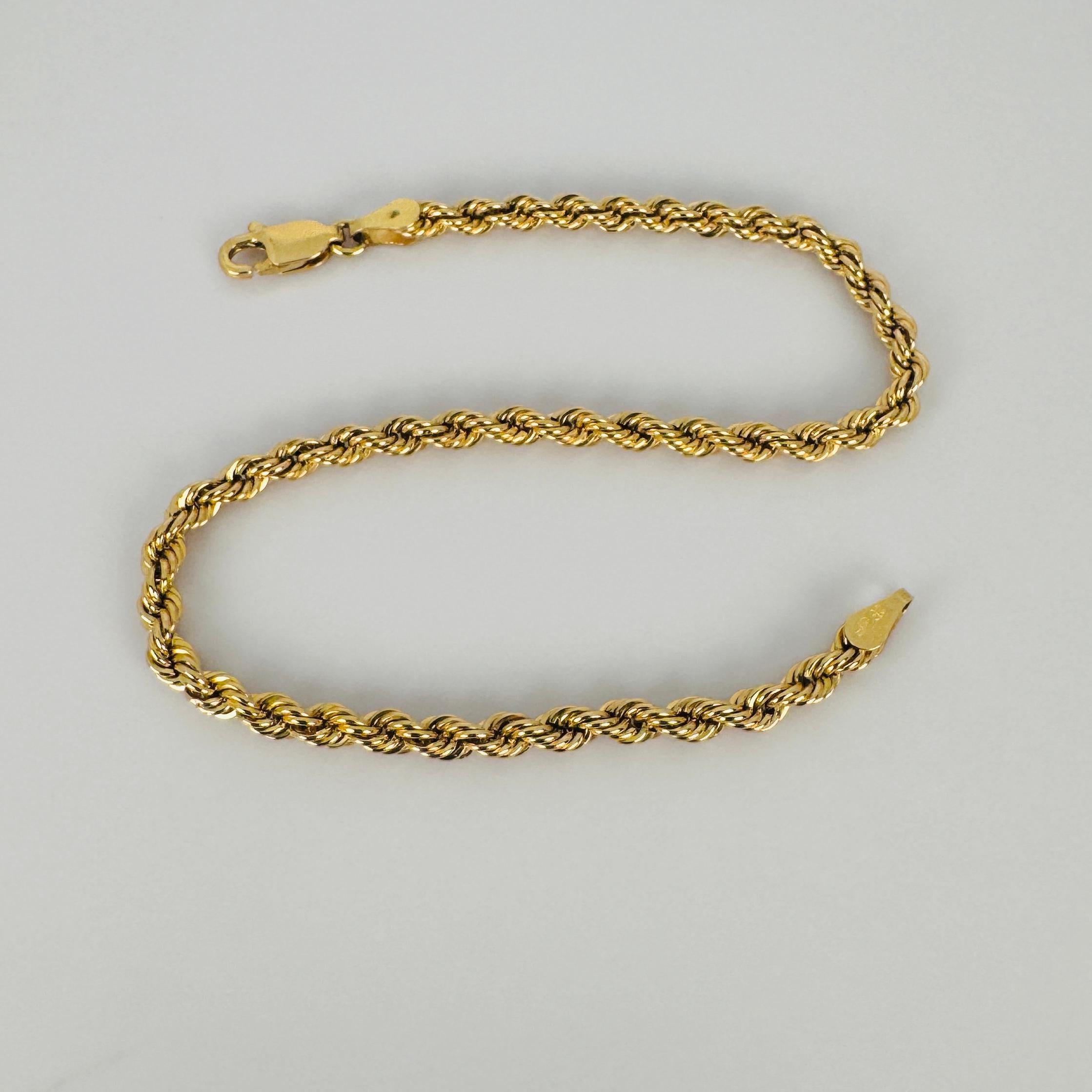 Women's 18k gold bracelet with refined design