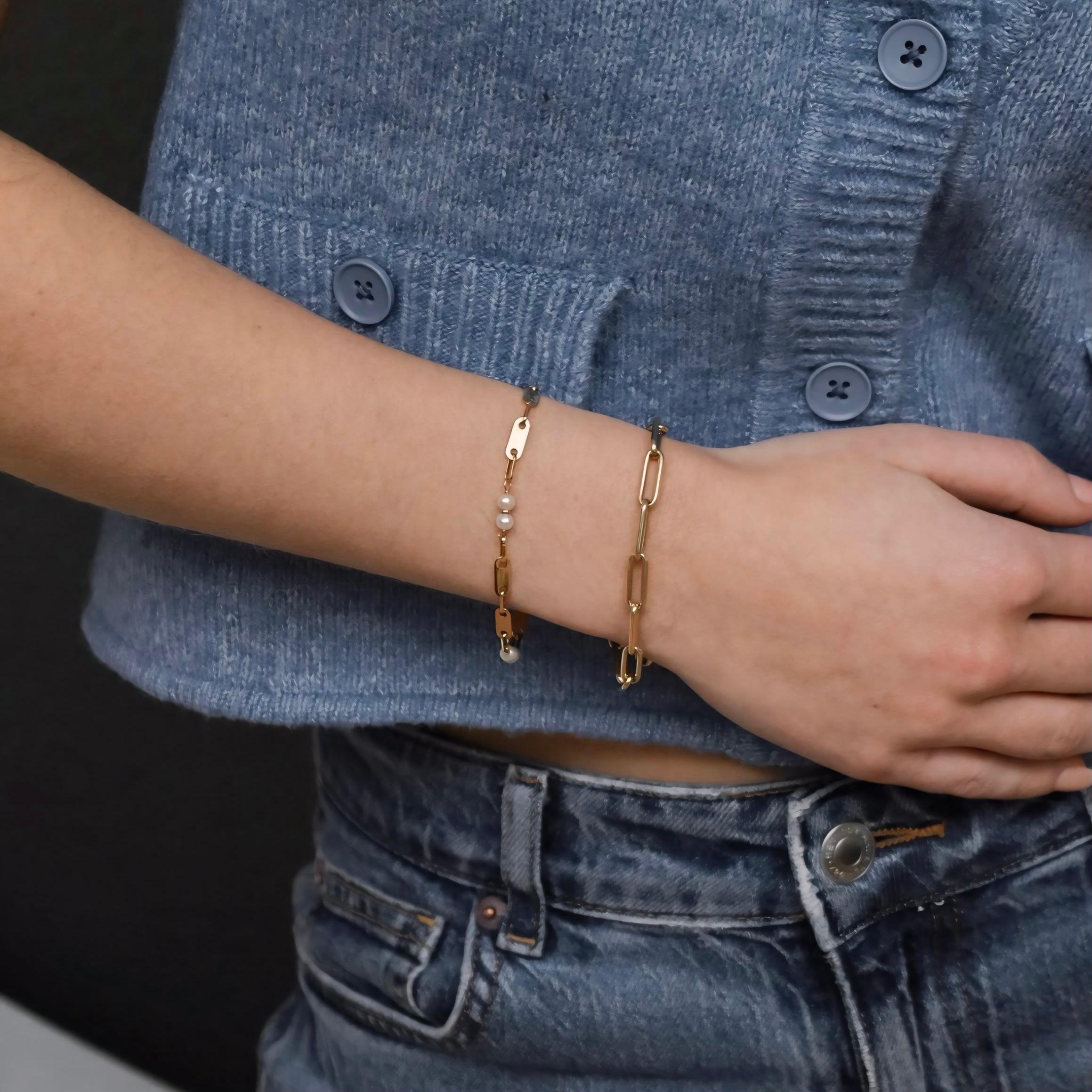 18k gold bracelet with refined design 3