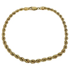 18k gold bracelet with refined design