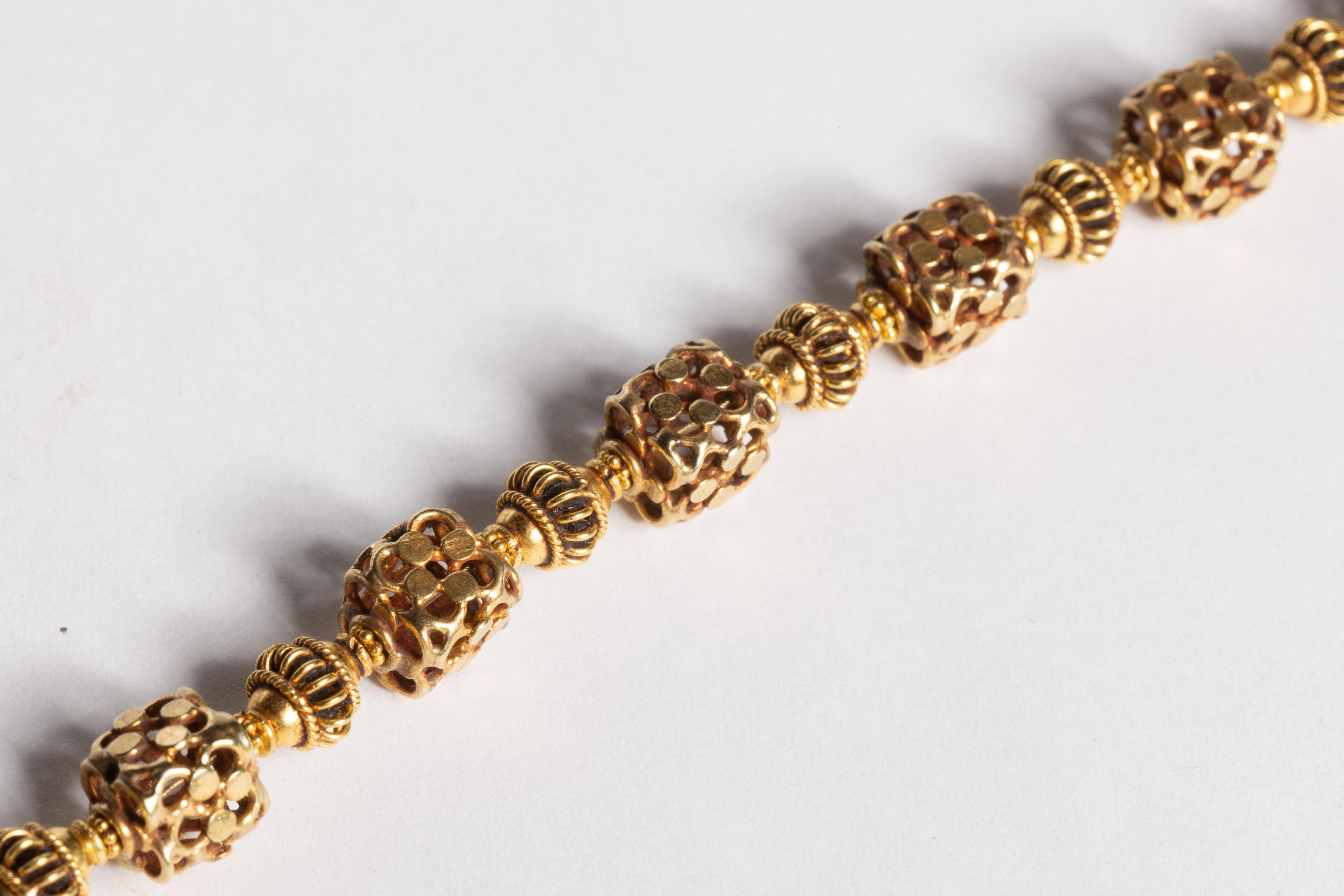 18K Gold Bracelet with Sapphire and Diamond Clasp by Deborah Lockhart Phillips In Good Condition For Sale In Nantucket, MA