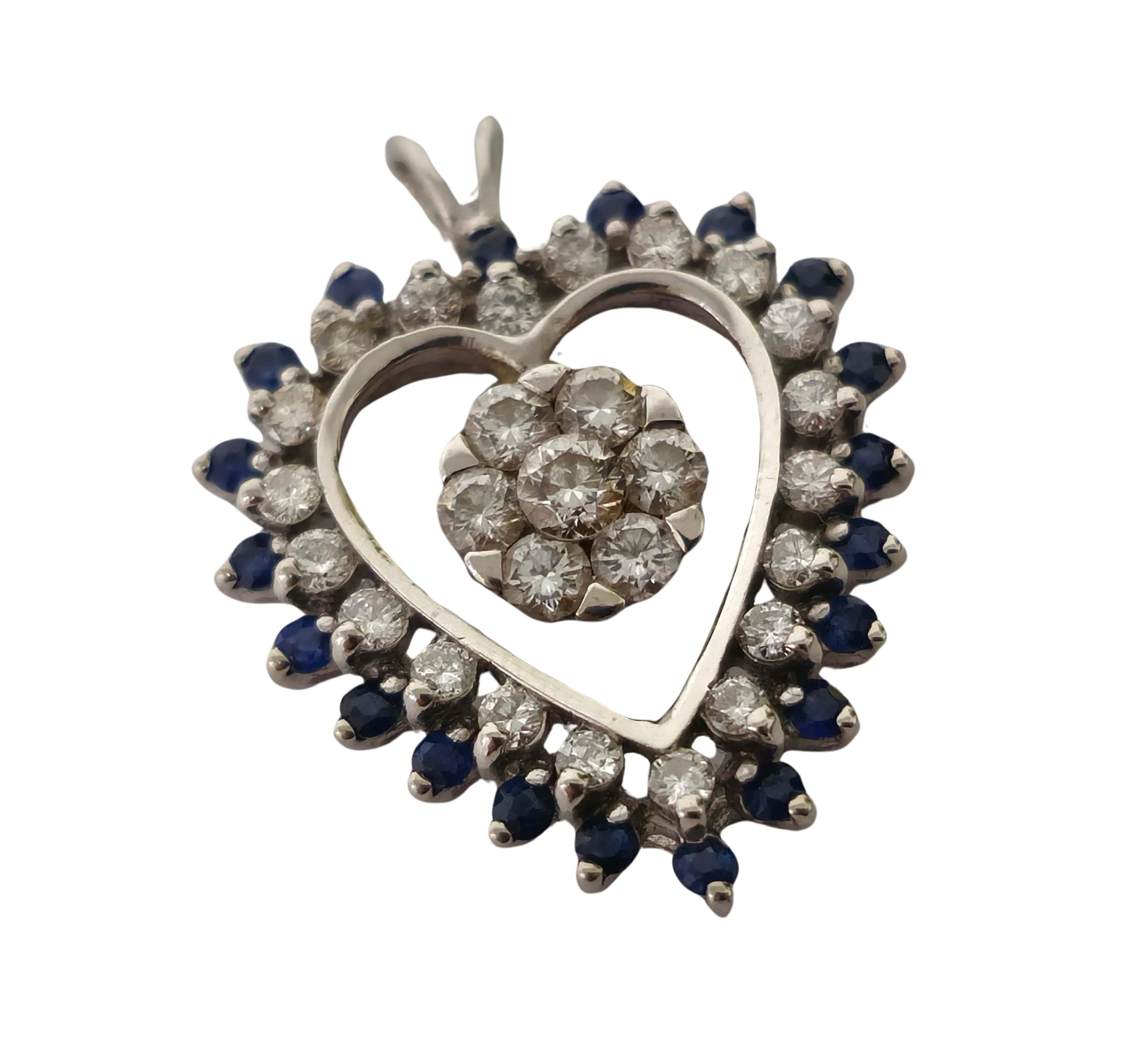 Taglio brillante Oro 18k, Punzone britannico. Ciondolo con diamante VS/F in vendita