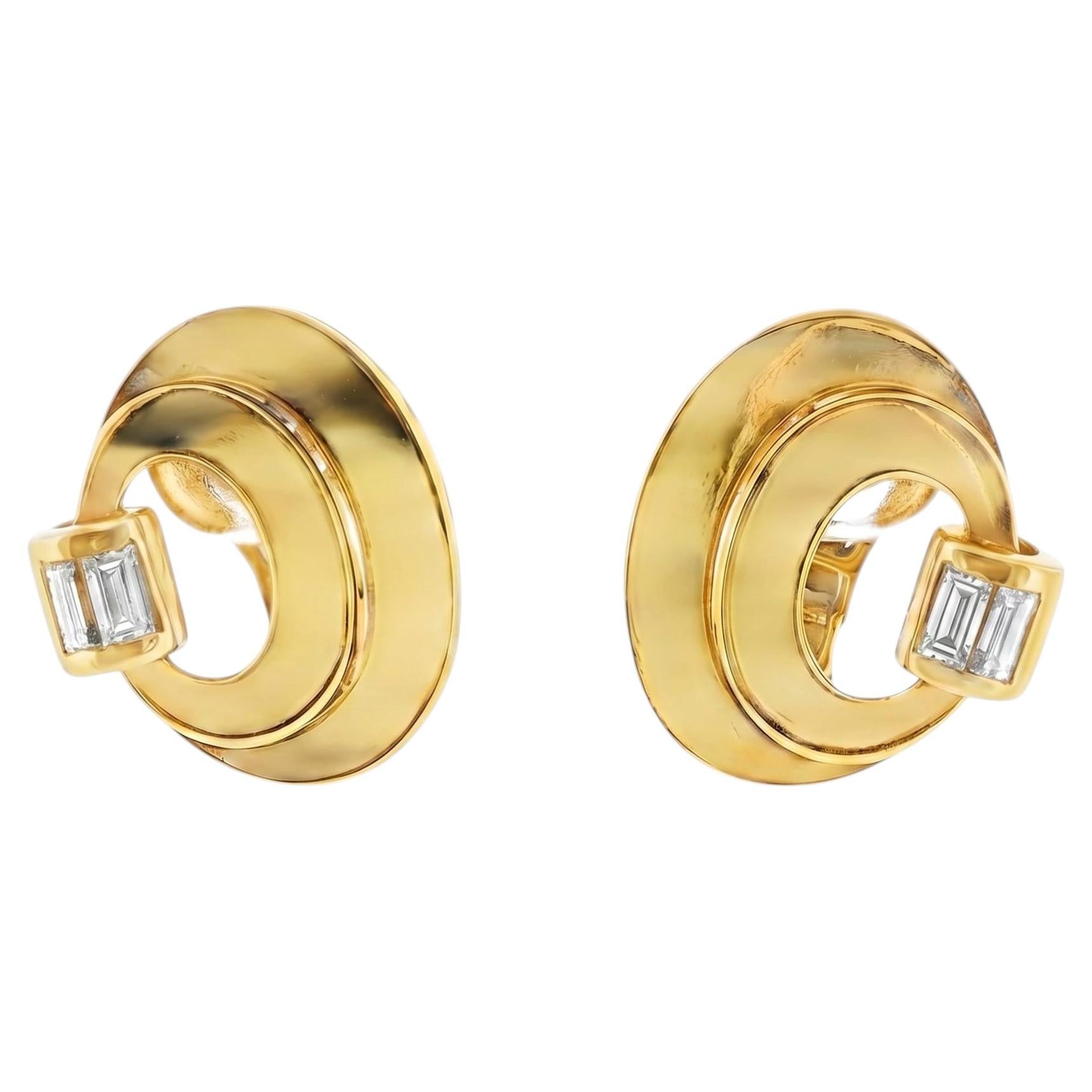 Boucles d'oreilles Bulgari en or 18 carats ornées de diamants elliptiques en vente
