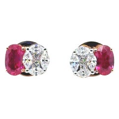18k Gold Burmese Oval Ruby Cts 1.00 with Marquise and Princess‑Cut Diamond