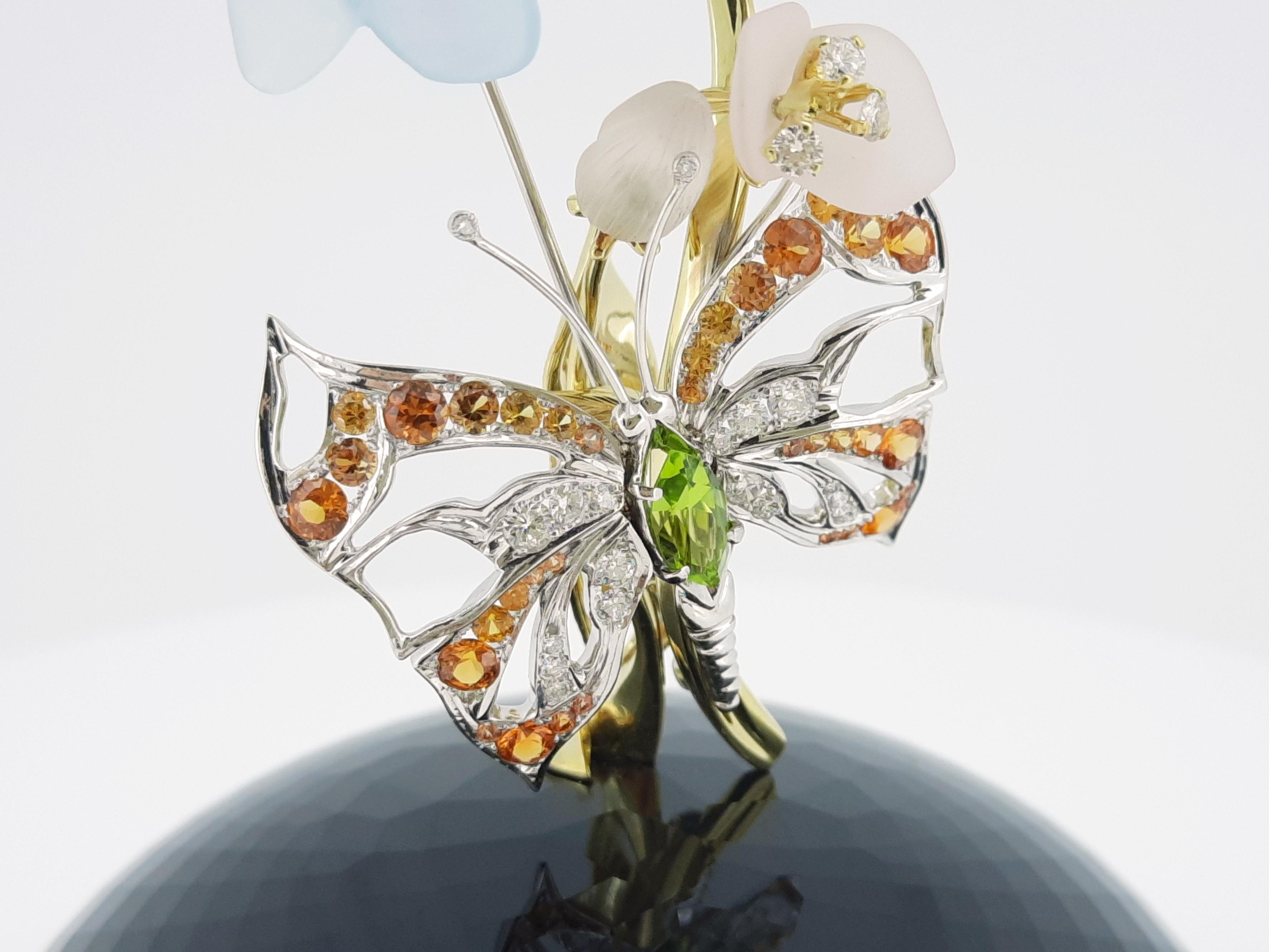 18K Gold Butterfly Transforming Jewellery Object In New Condition For Sale In Hong Kong, HK