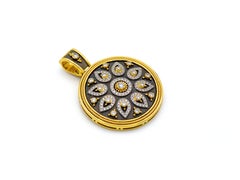 18k Gold Byzantine Pendant with Brilliant Diamonds