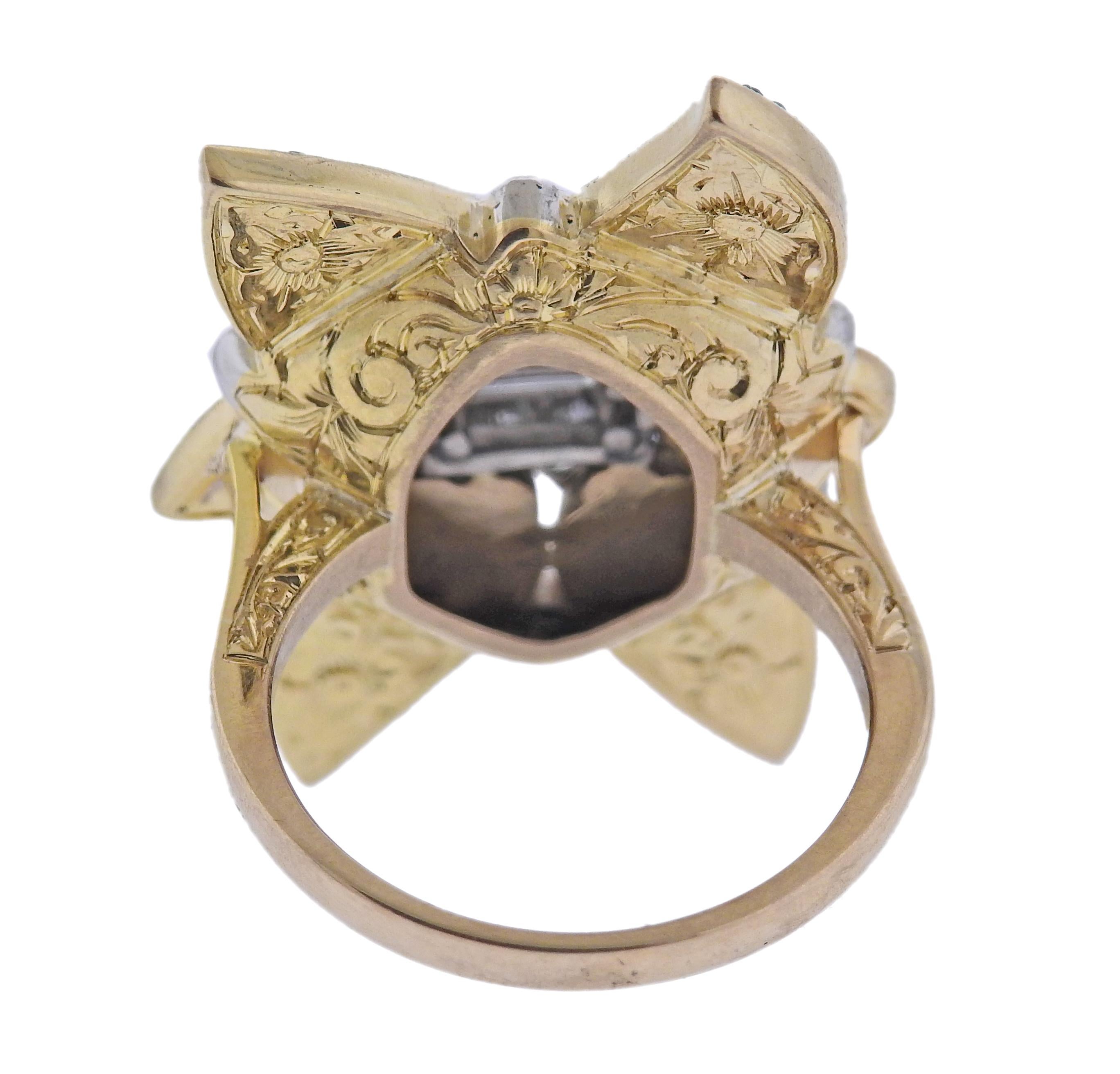 geschnitzter Smaragd-Diamant-Ring aus 18 Karat Gold (Smaragdschliff) im Angebot