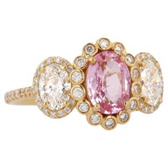 18 Karat Gold Kathedralenring. Padparadscha Saphir & GIA-Diamanten von Erica Courtney