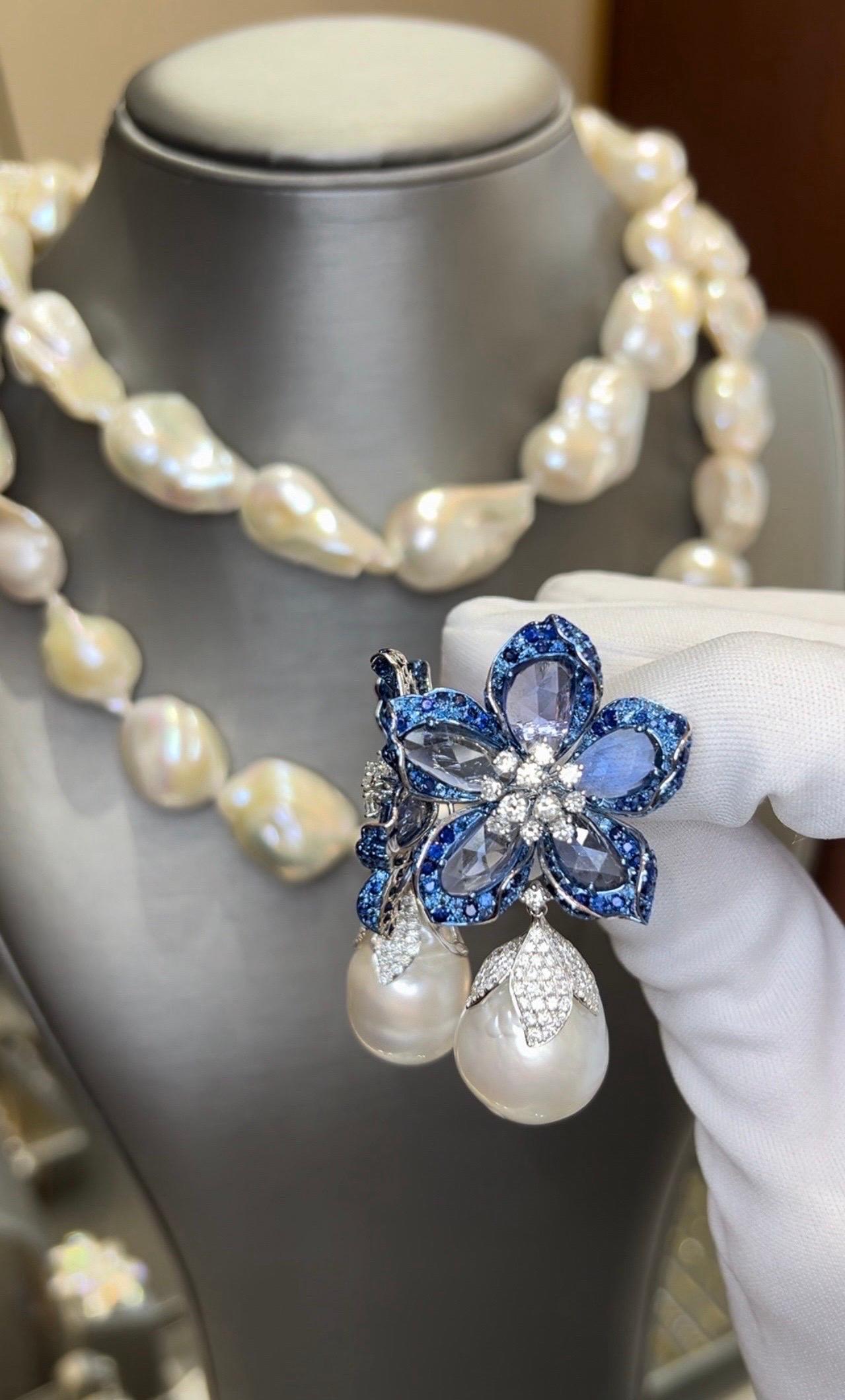 Taille brillant Boucles d'oreilles fantaisie en or 18 carats, saphir de Ceylan et diamants, perles baroques des mers du Sud en vente