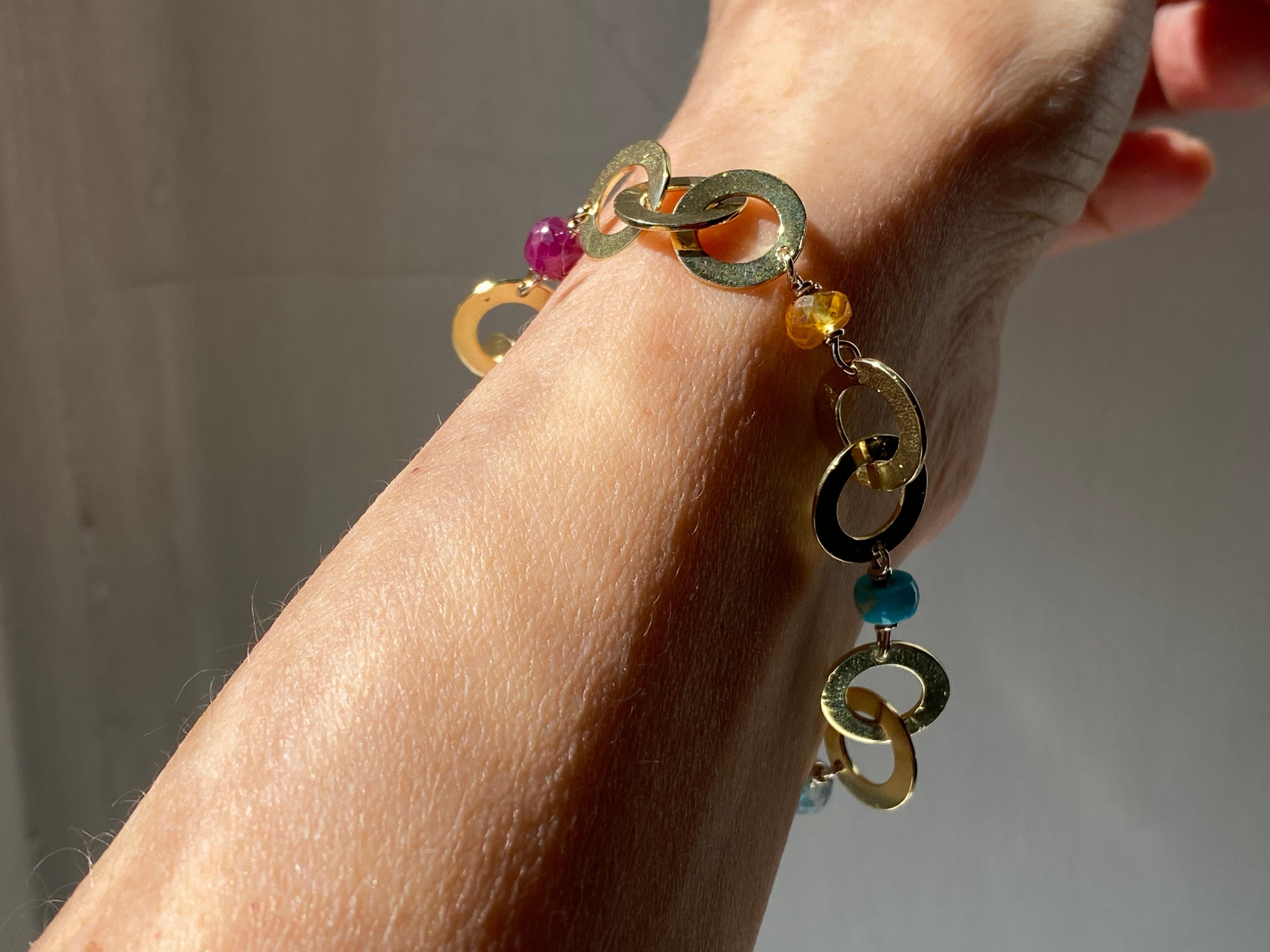 18 Karat Gold Kette Armband Handgefertigt Futuristic Edelsteine anpassbare Länge (Perle) im Angebot