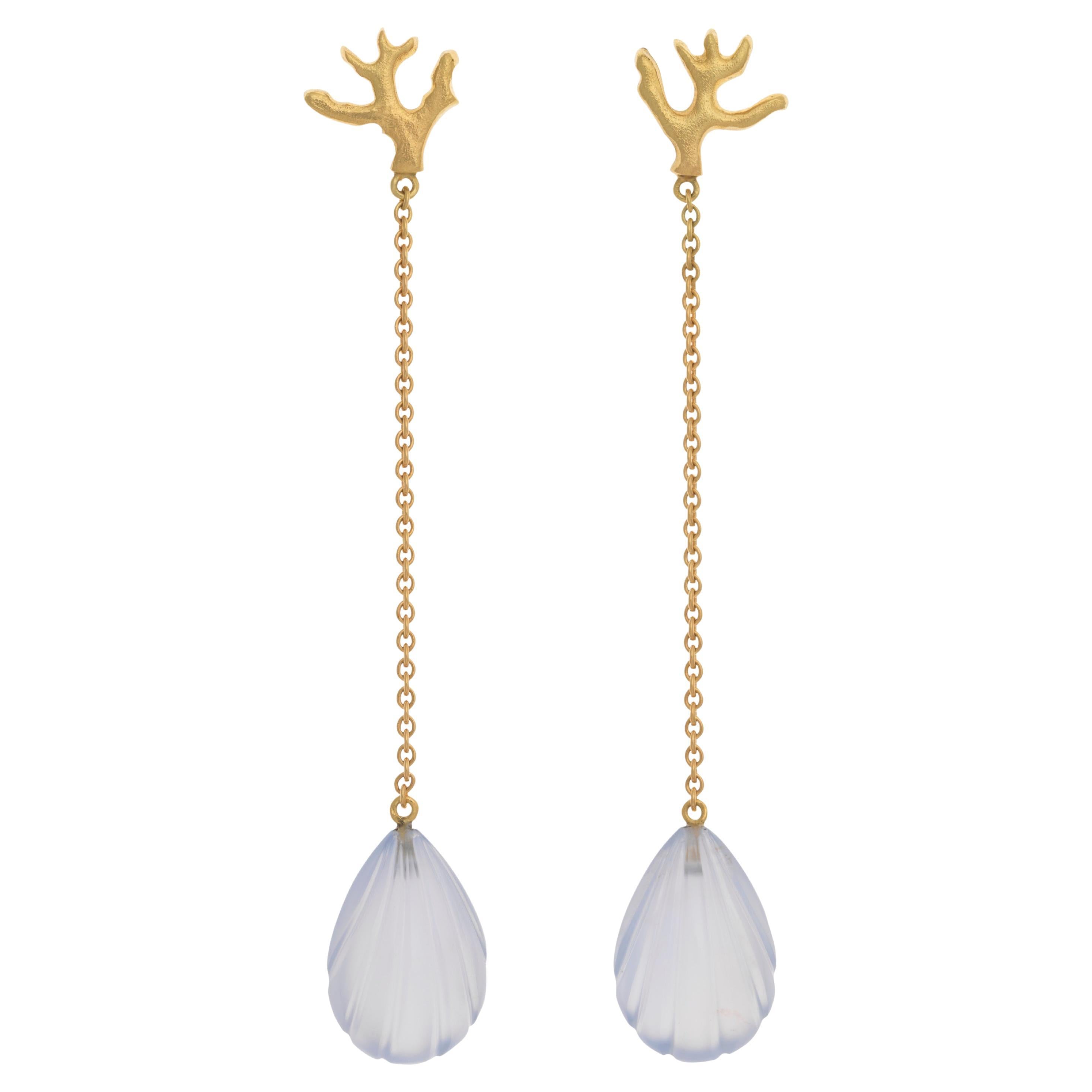 18k Gold Chain Earrings With Shells Carved From Pale Lavender Blue Chalcedony For Sale
