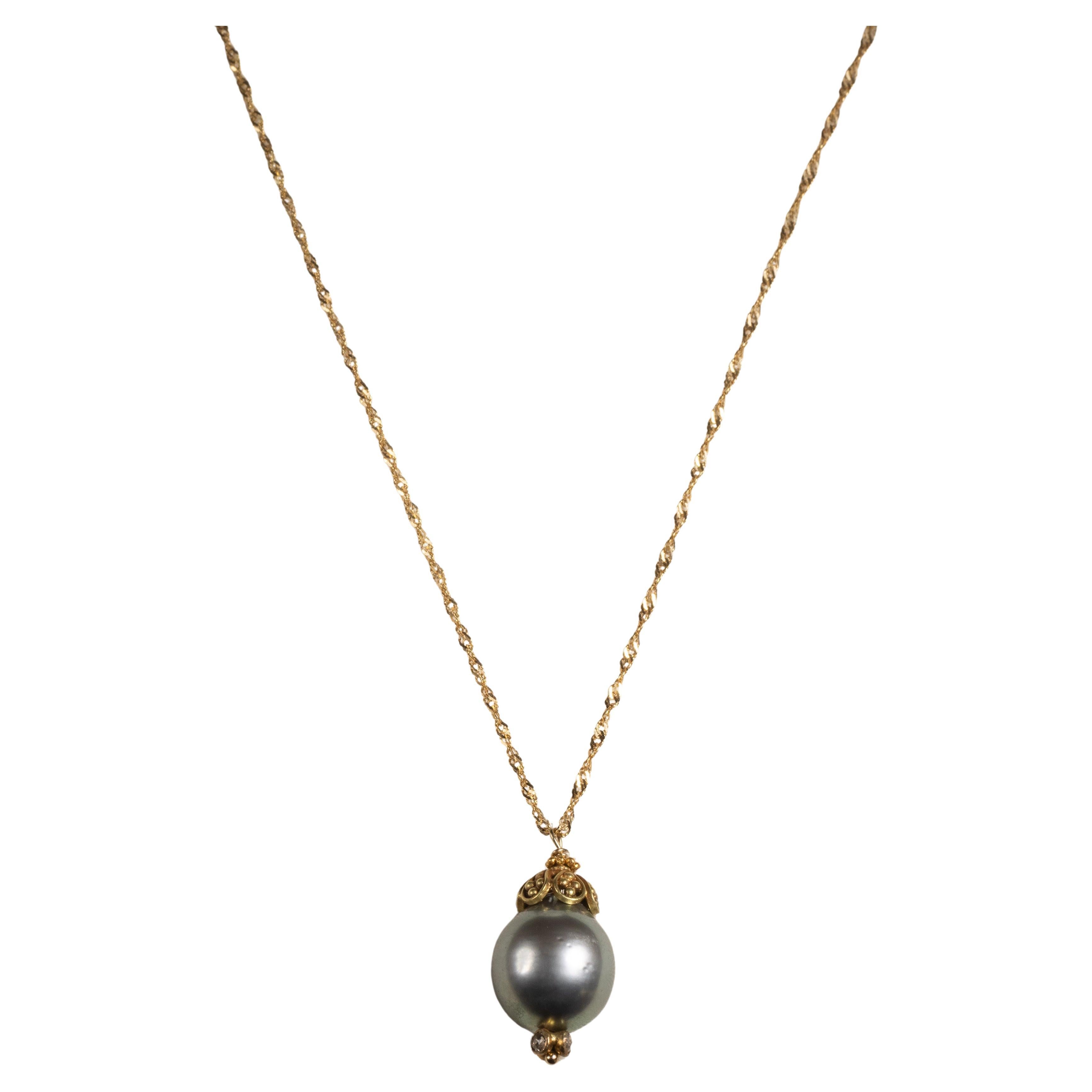 Collar de cadena de oro de 18 quilates con perla de Tahití y colgante de diamantes