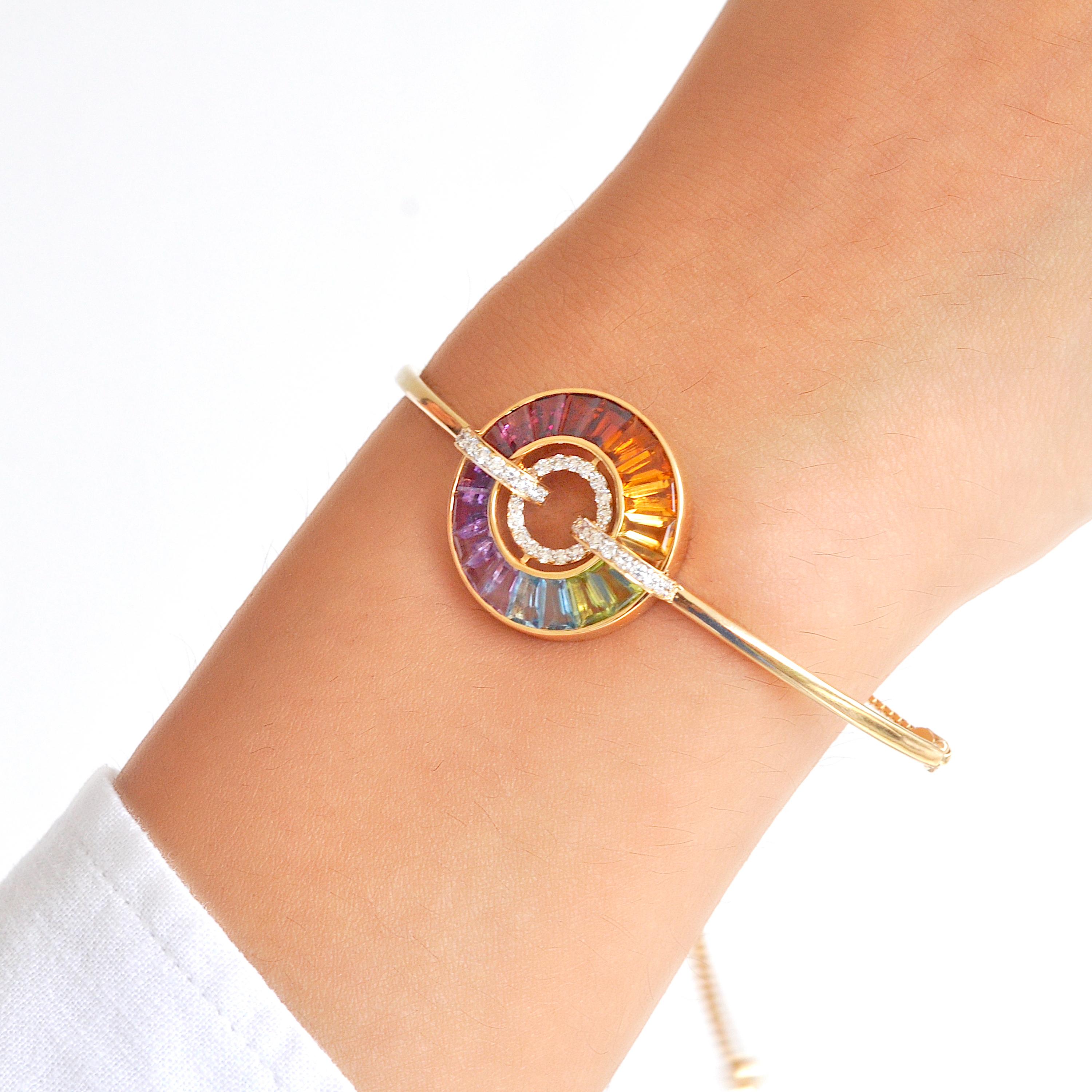 14K Yellow Gold Rainbow Baguette Gemstones Diamond Circle Pride Bolo Bracelet In New Condition For Sale In Jaipur, Rajasthan
