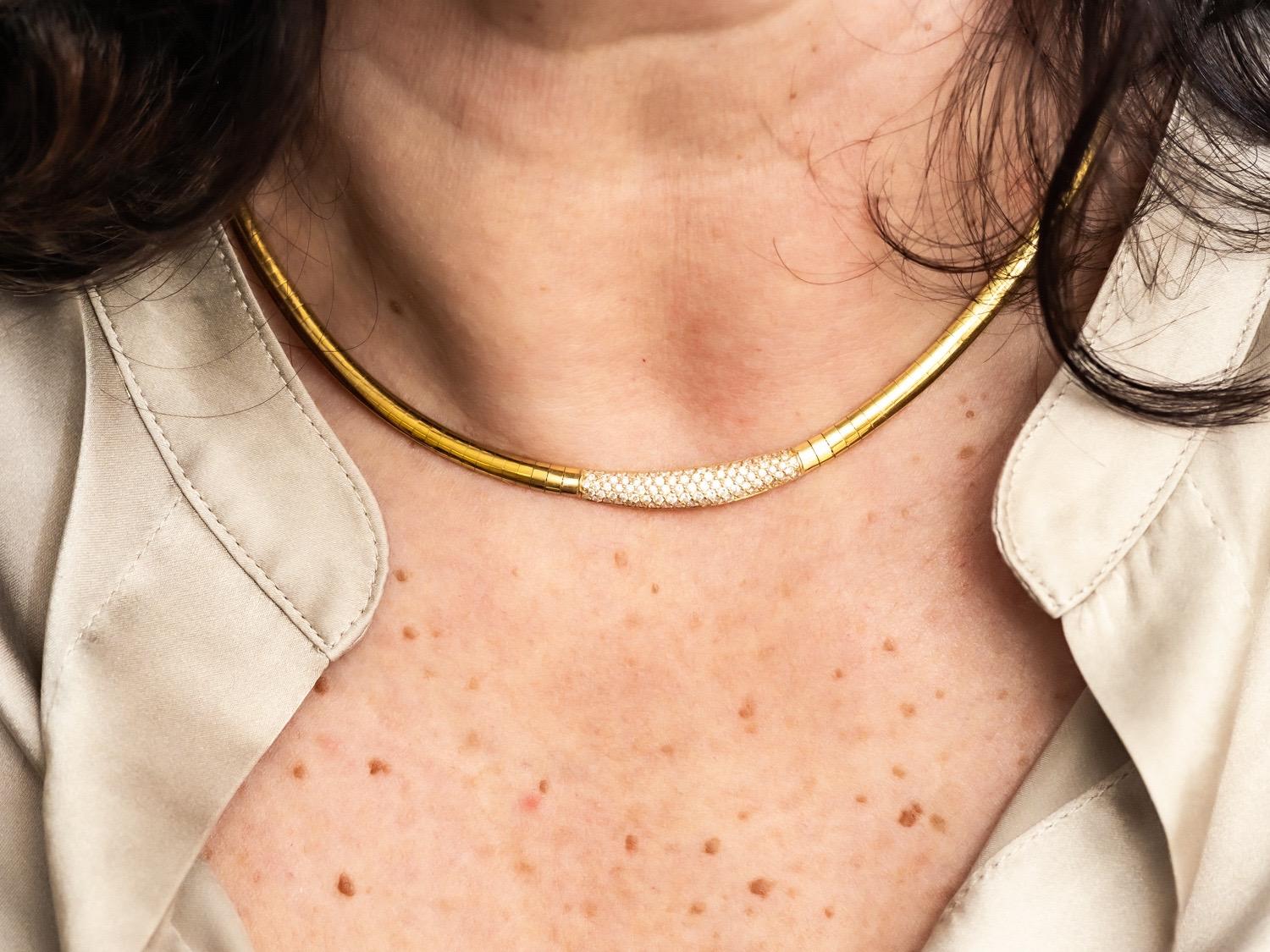 18k Gold Choker Necklace Oméga Mesh Set with One Paving Diamonds 1